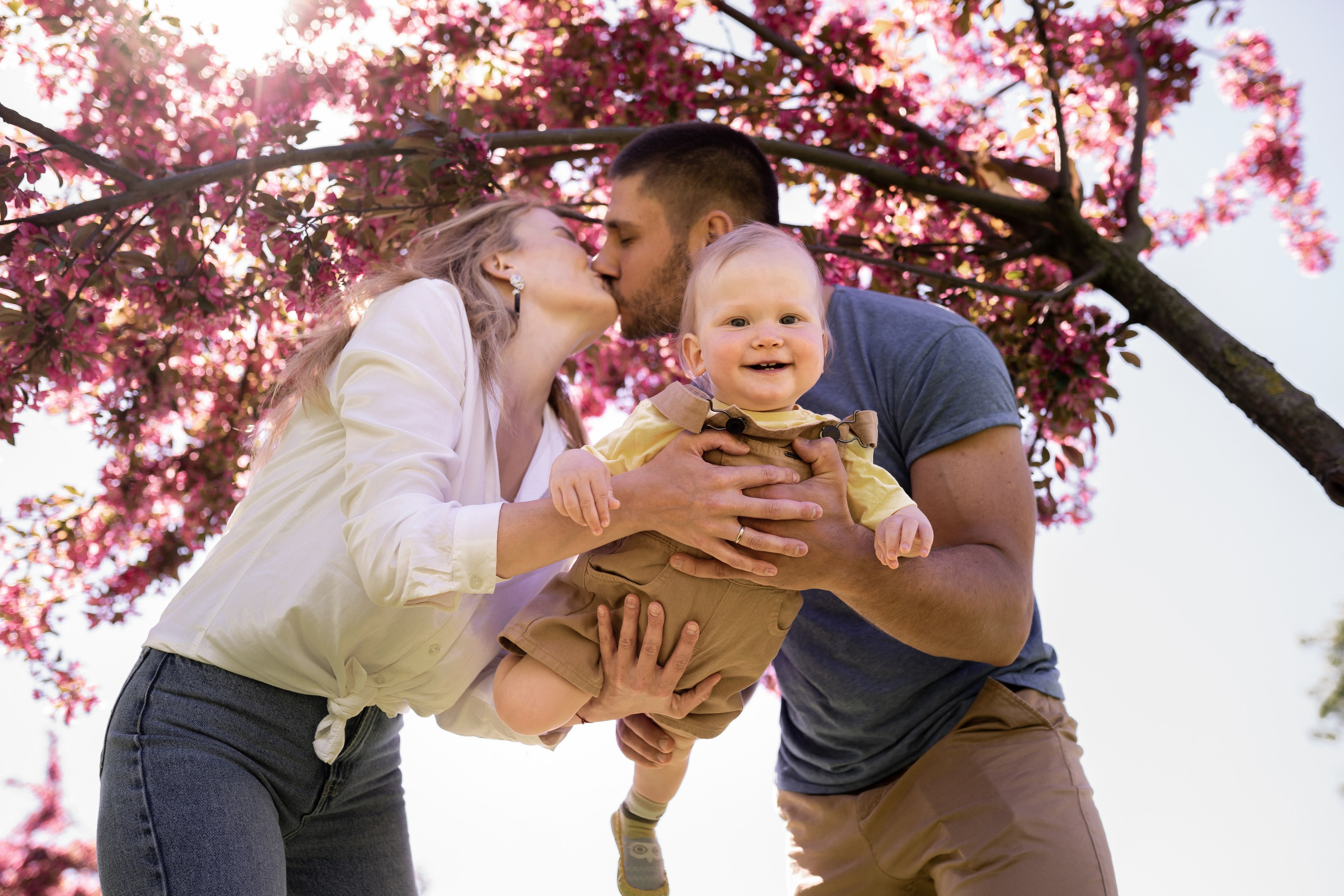Прогулка в яблоневом саду. Семейный и детский фотограф в Санкт-Петербурге Дарина Герчиу