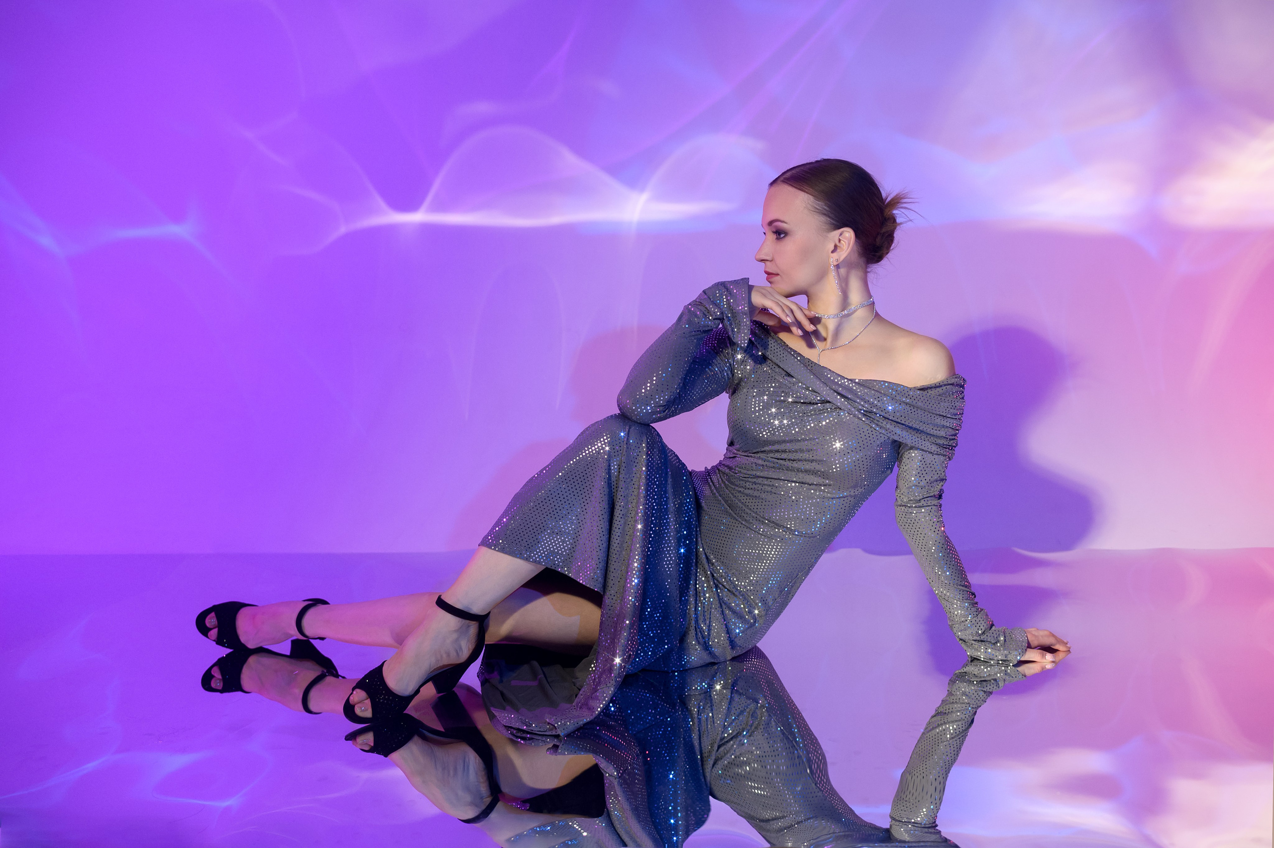 Портретная фотосессия с гибким зеркалом в студии