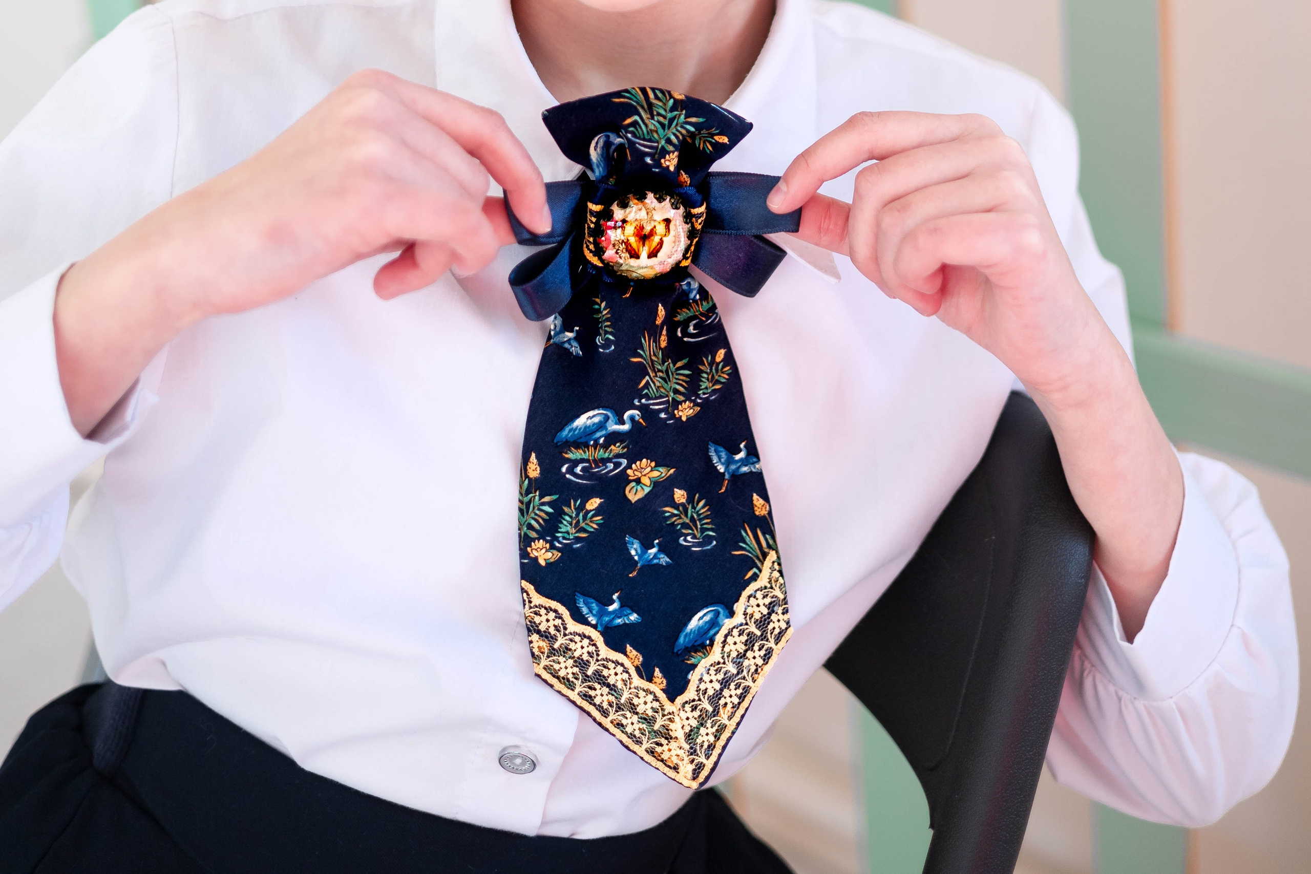 Дизайнерский галстук — мастер-класс по шитью для девочек. Школа для девочек во Владивостоке — Само Совершенство