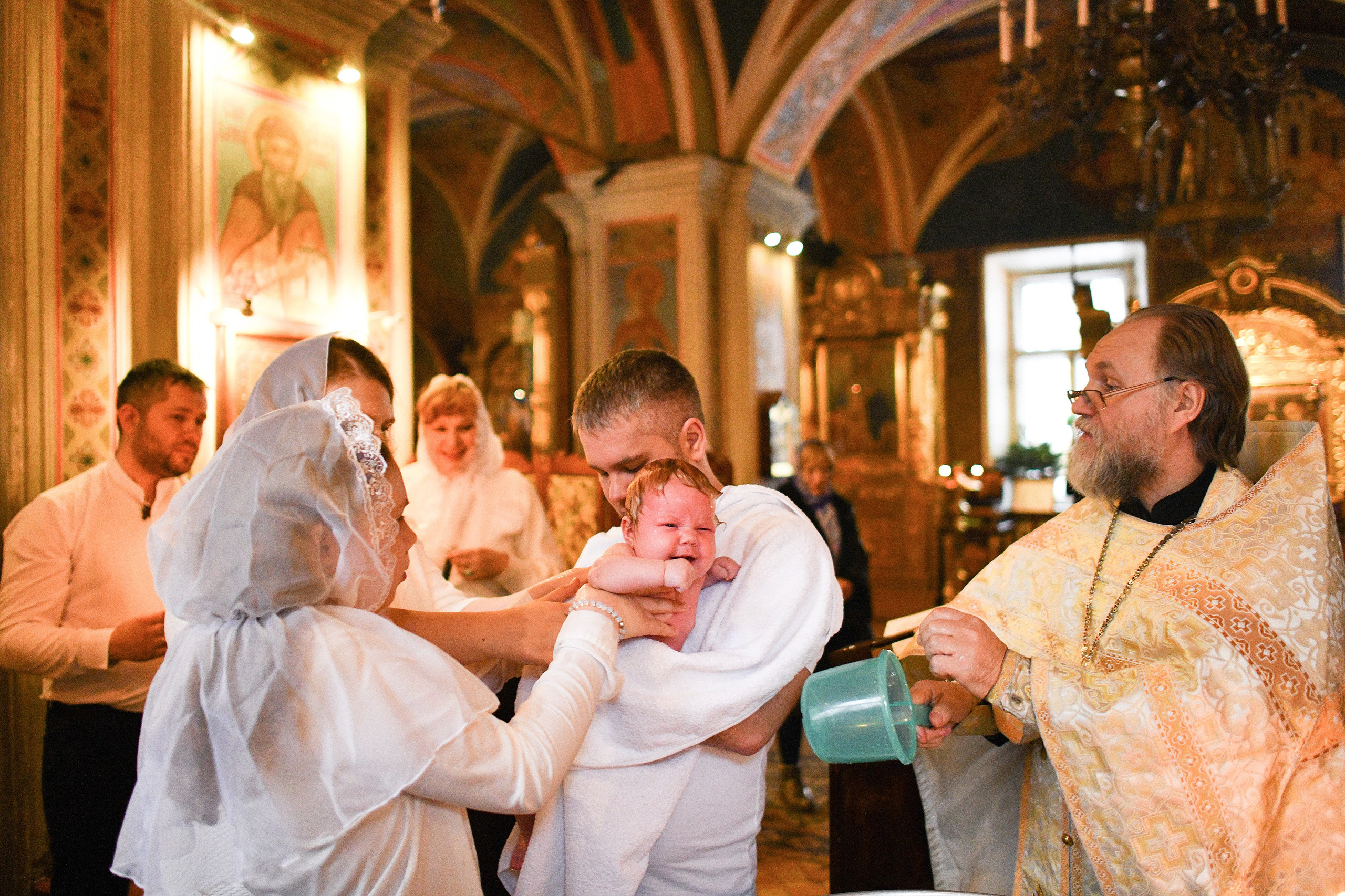 Крещение Анны. Храм Зосимы и Савватия. Гольяново. Свадебный и портретный фотограф в Москве Галина Борисова