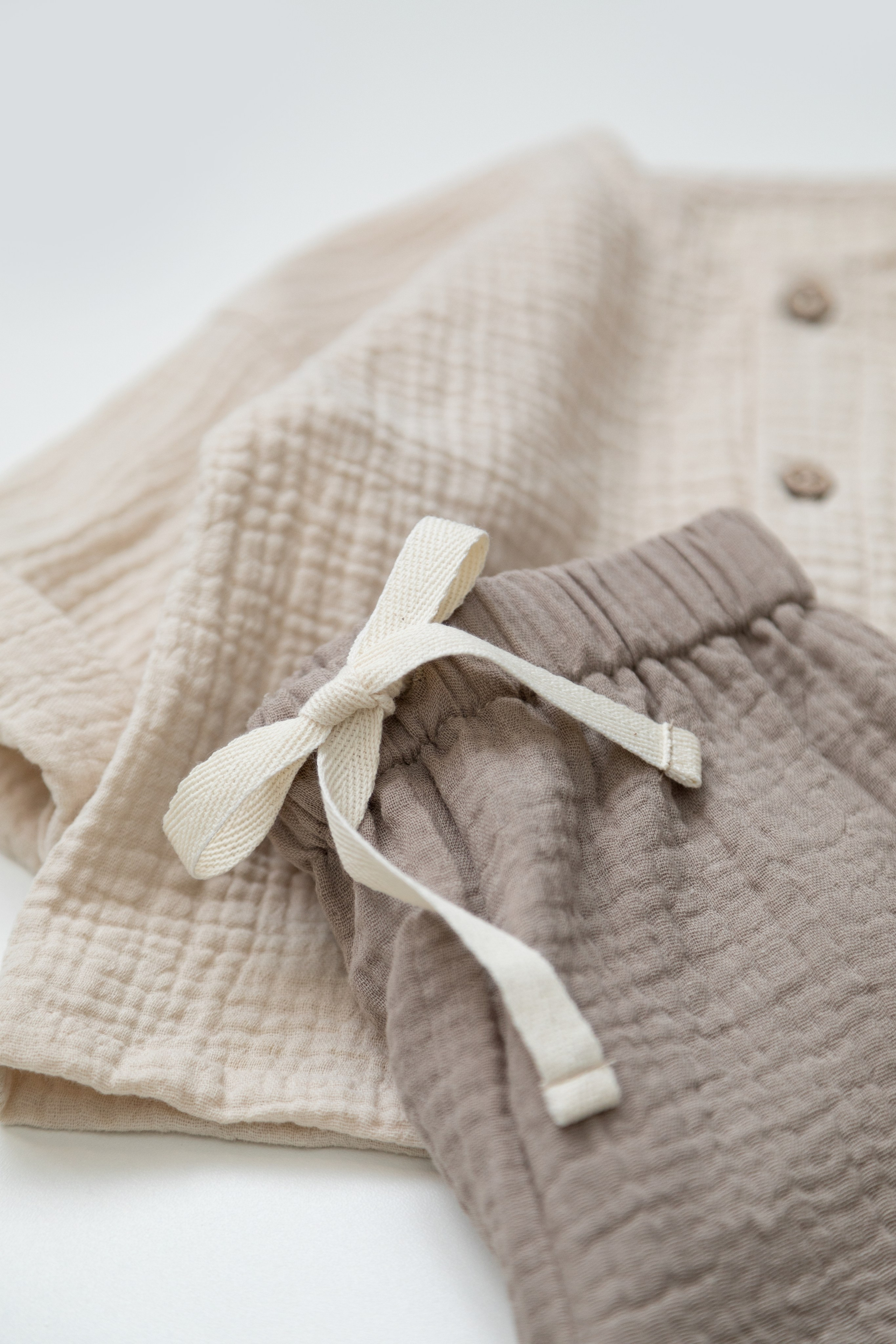 Съемка детской одежды бренда mamalanka для Ozon и соц сетей. Детский и контент фотограф Надя Волкова Санкт-Петербург