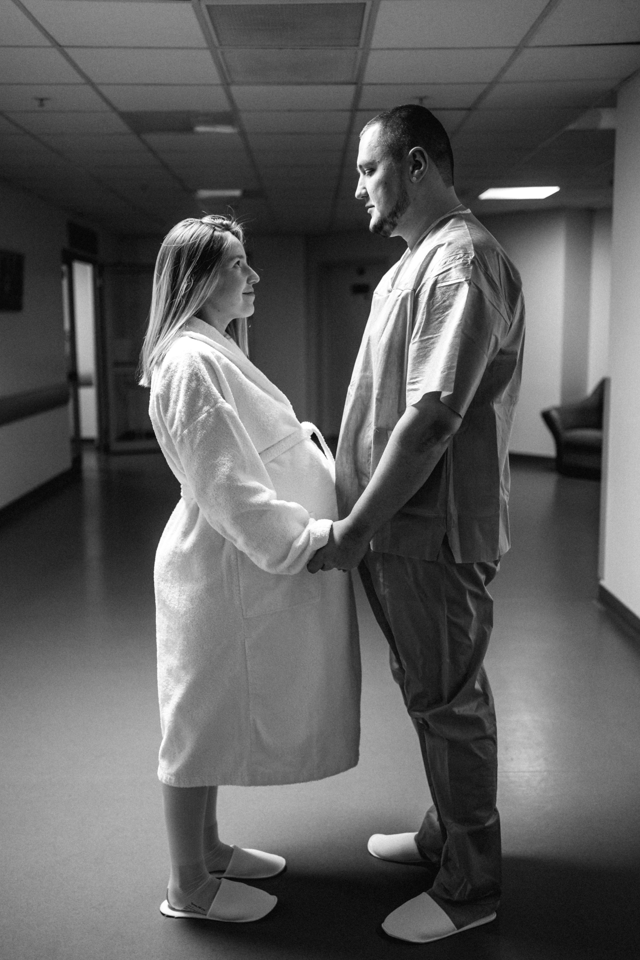 Съемка родов ЧБ. Фотограф и видеограф на роды в Москве Подшивалова Полина