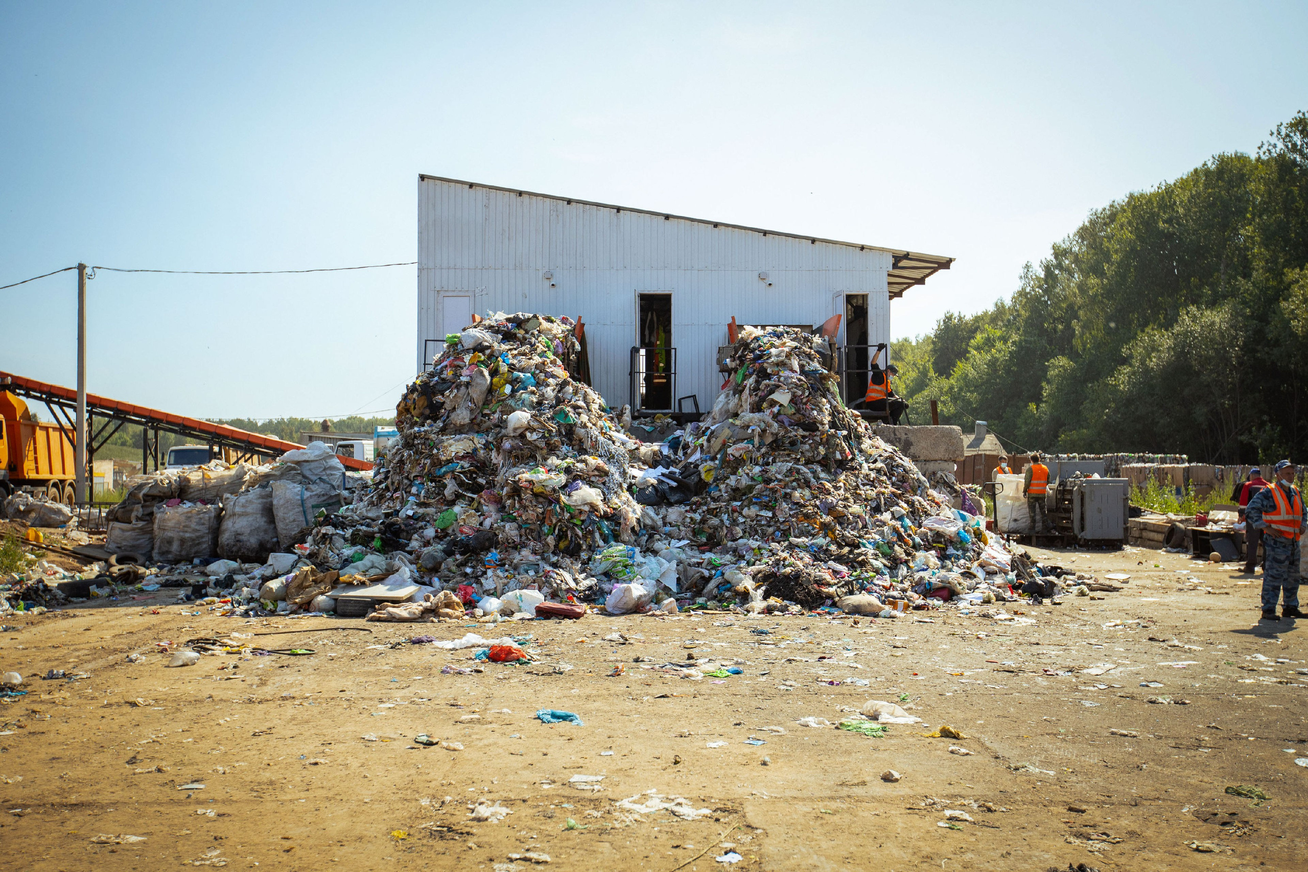 Анализ ижевского полигона ТБО [10-11 августа 2021 г.]. Фотограф Виноградов Константин