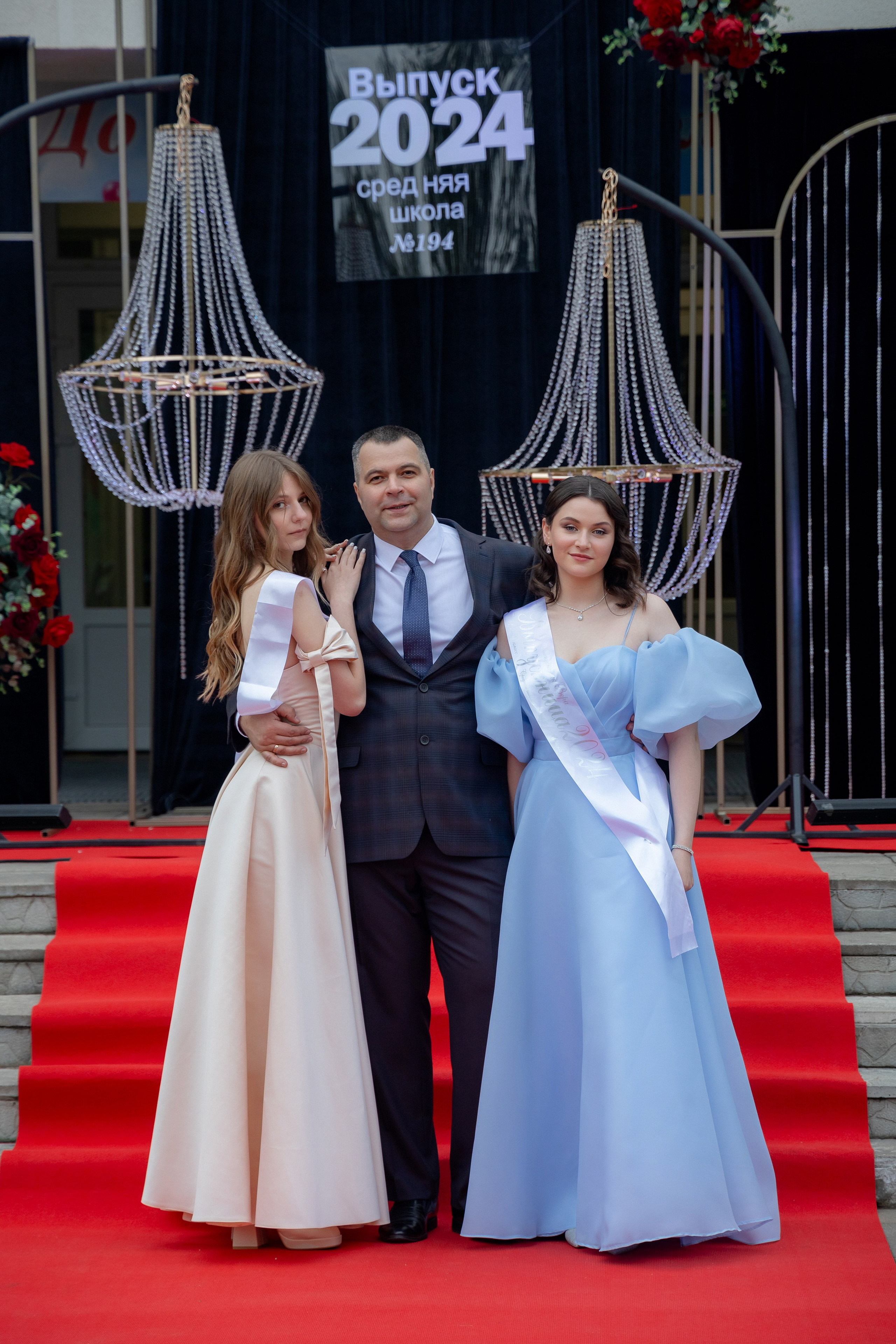 Школьный выпускной 2024 год в Соколе (Минск). Свадебный фотограф в Минске/Беларуси Сергей Спиридонов