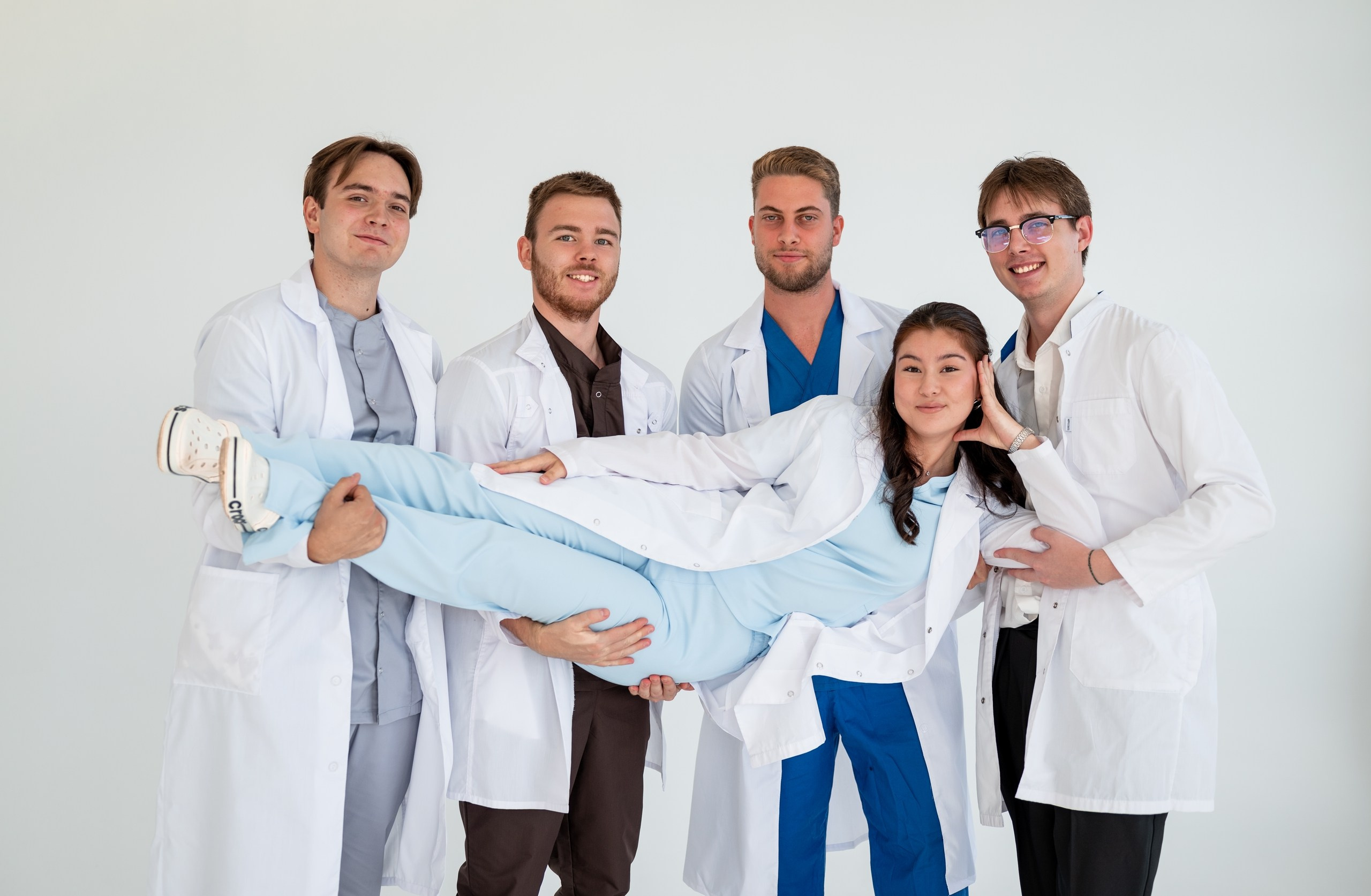 Выпускная фотосессия. ФОТОГРАФ ВОЛГОГРАД ПОЛИНА ЗОЛОТЫХ