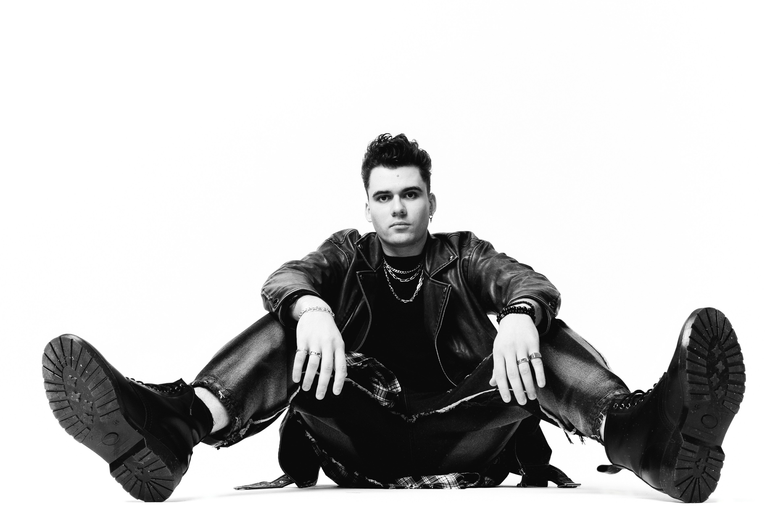 IOSTRA. Фотограф