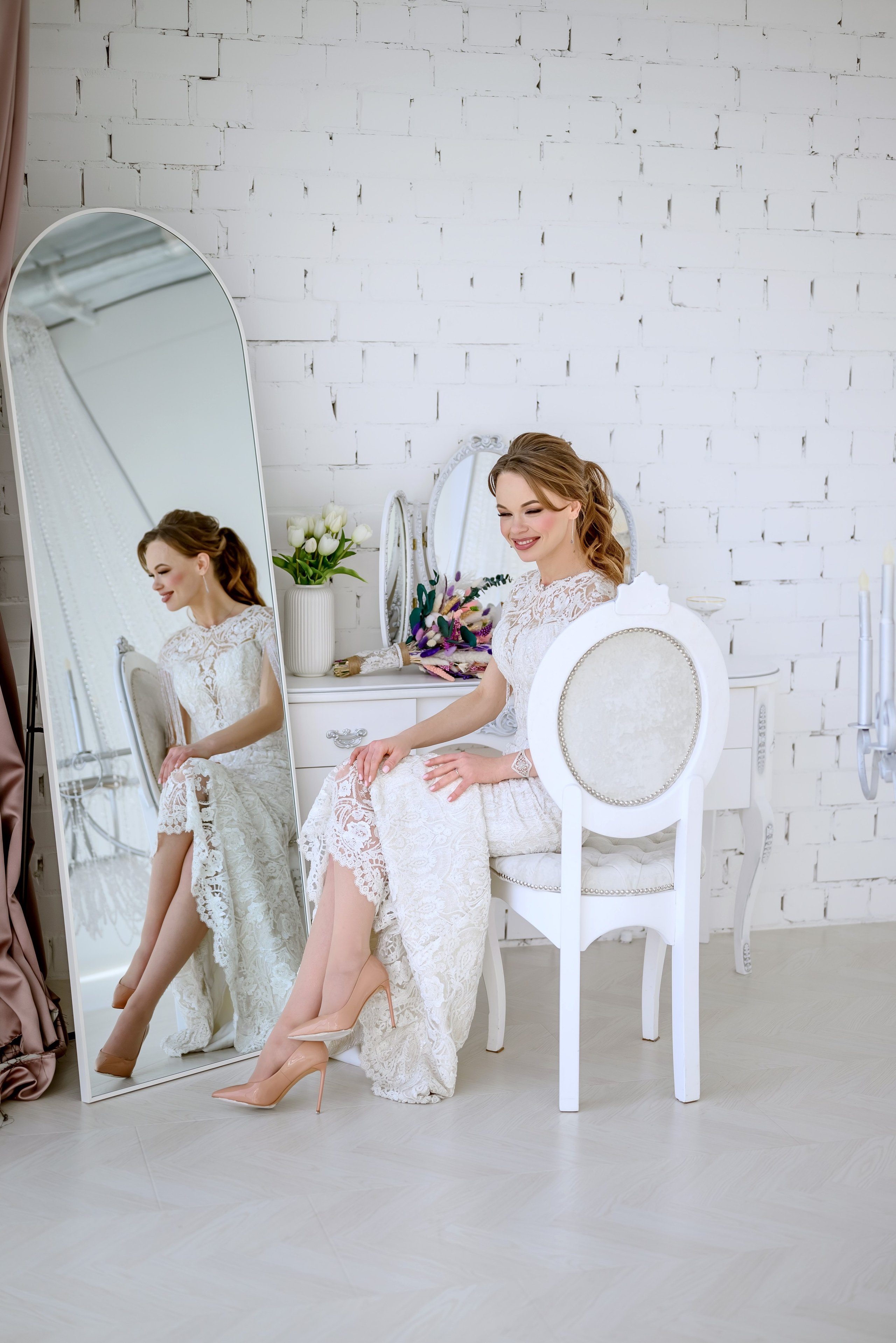 Свадебная фотосессия в залах фотостудии Аврора. Юлия Басня семейный и свадебный фотограф в Донецке