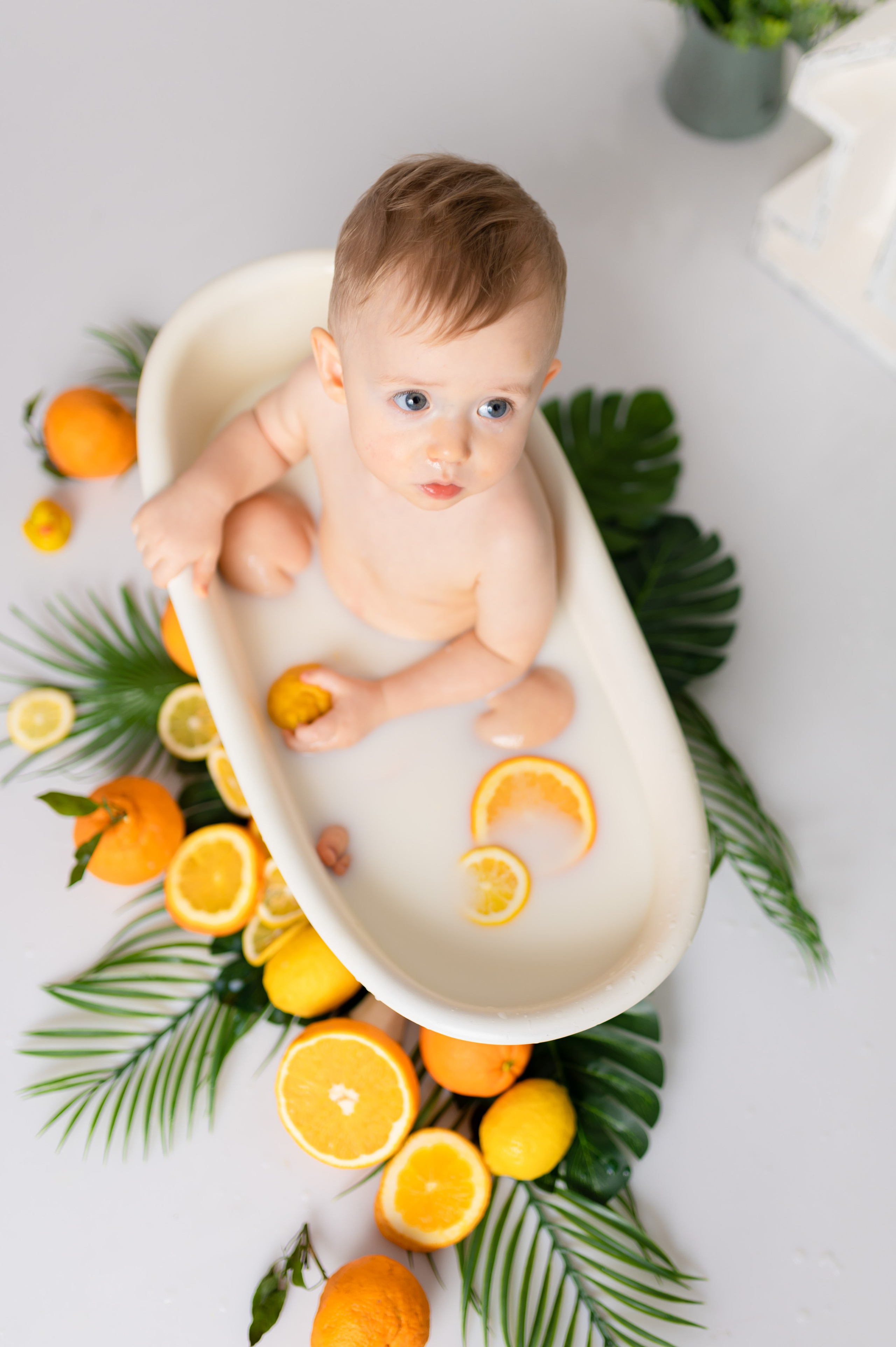 Молочная ванна. Детский фотограф в городе Жуковский Алиса Коробанова