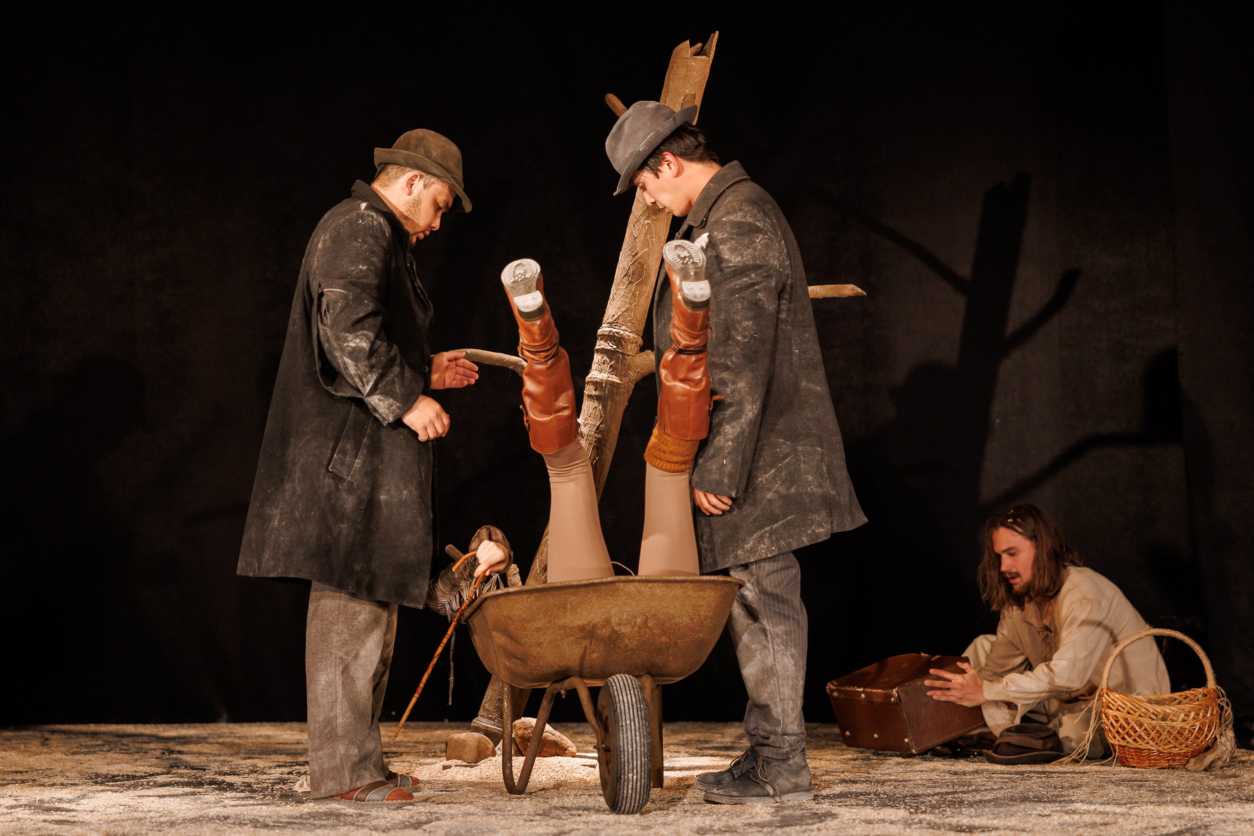 Спектакль «В ожидании Годо» от театра Д. Лица в СПб. Фотограф в Санкт-Петербурге — Сергей Петров