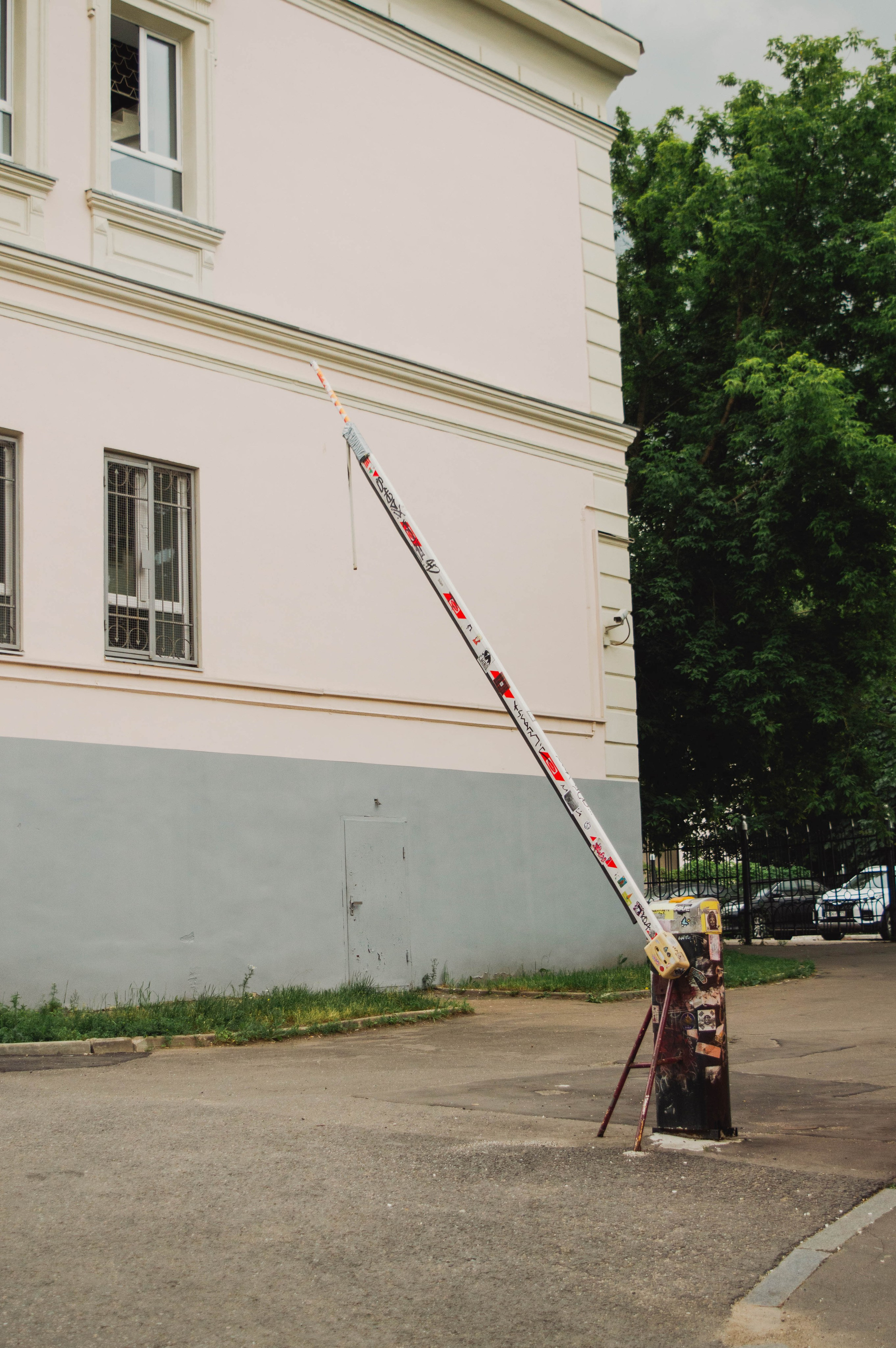 Типология «Стикербомбинг в городе». Фотограф Анастасия Лощакова в Москве