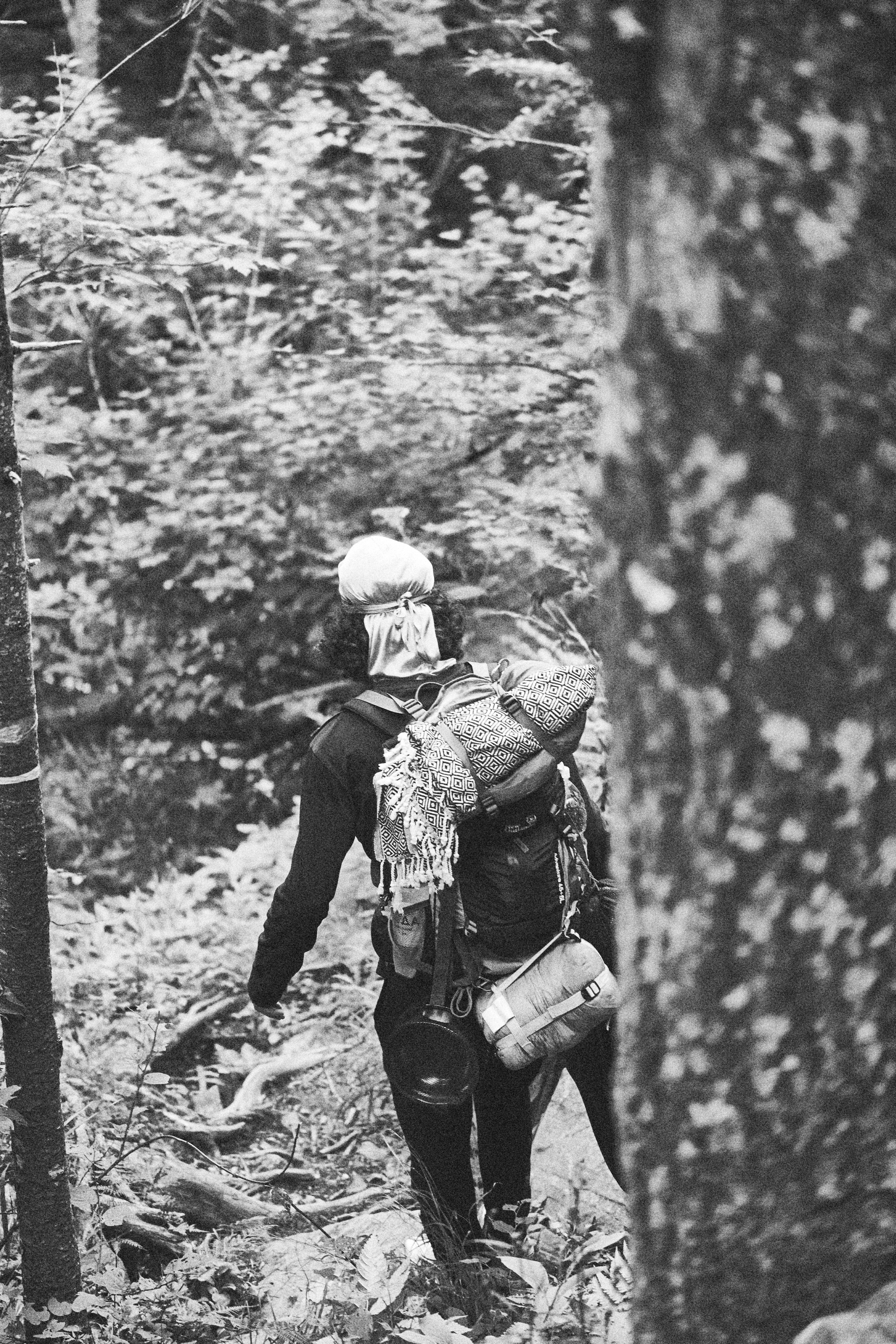 Репортаж трекинга тур группы. Фэшн-фотография и портреты в Владивостоке. Превращаю съёмку в повествование — создаю образы с сюжетом, которые остаются в памяти