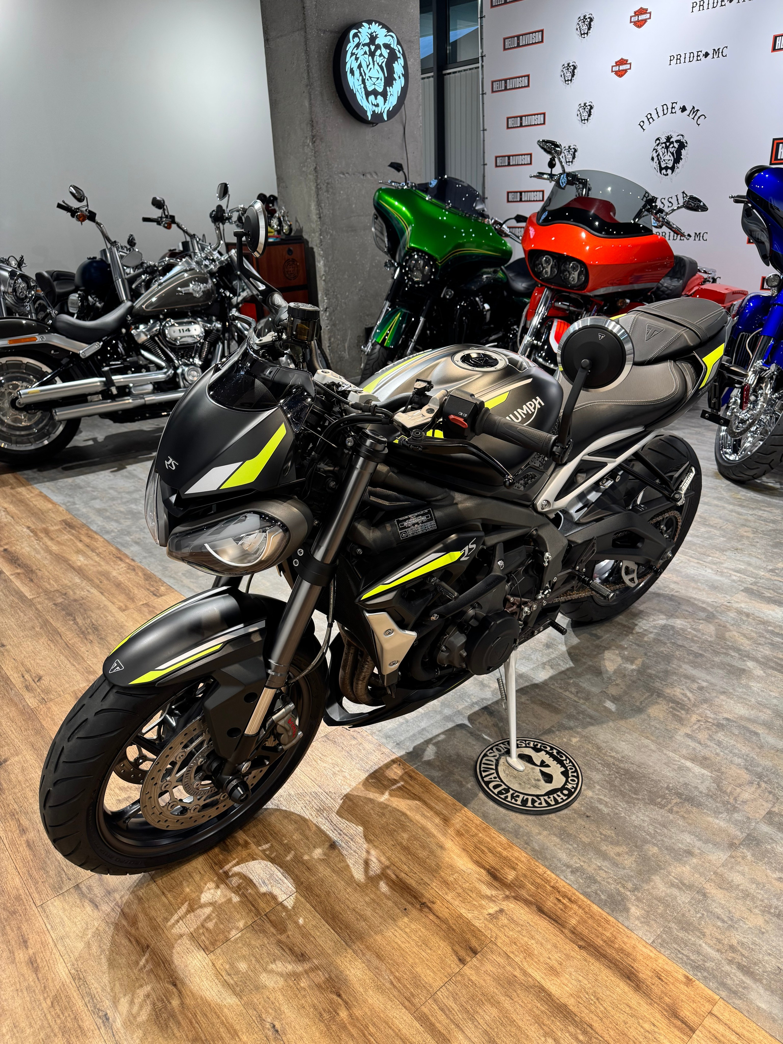 Мотоциклы Harley-Davidson 2021 Triumph Street Triple RS. Hello Davidson, Москва. Только хорошие мотоциклы…