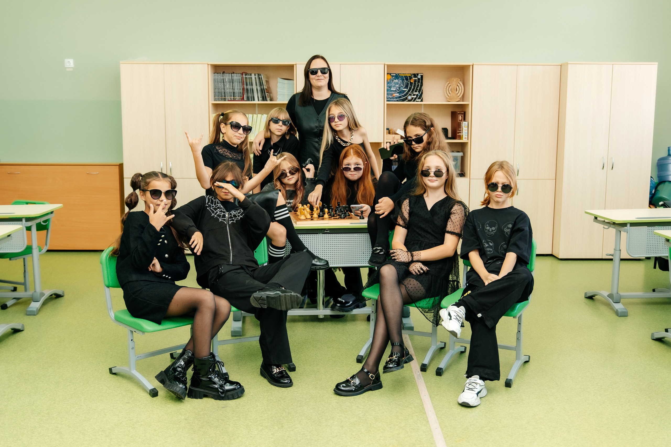 Крутые ребята «В черном». Школьный фотограф в Свободном Анастасия Косицына