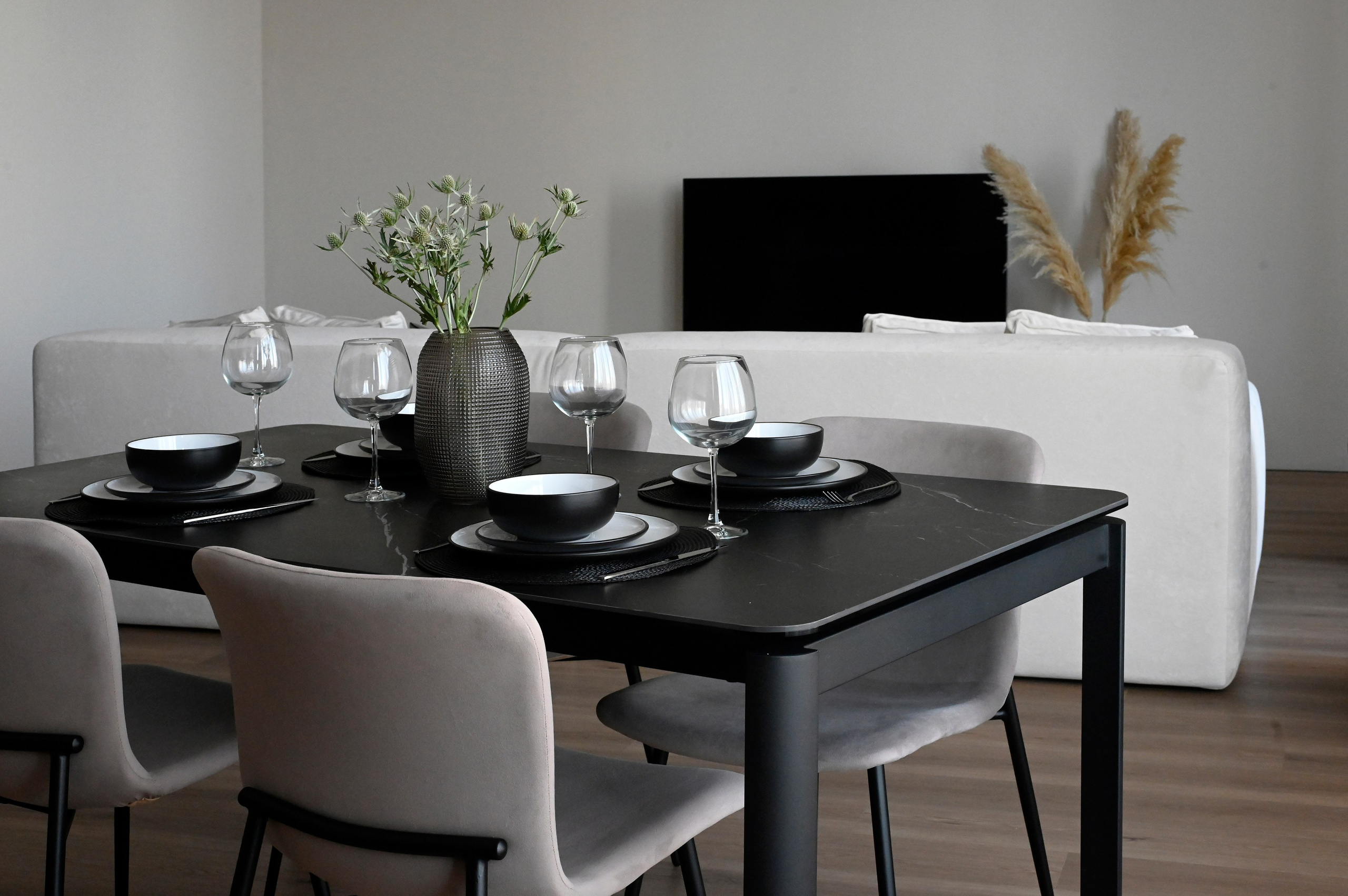 Башня Исеть дизайнер Вероника Миллер. Мебель на заказ