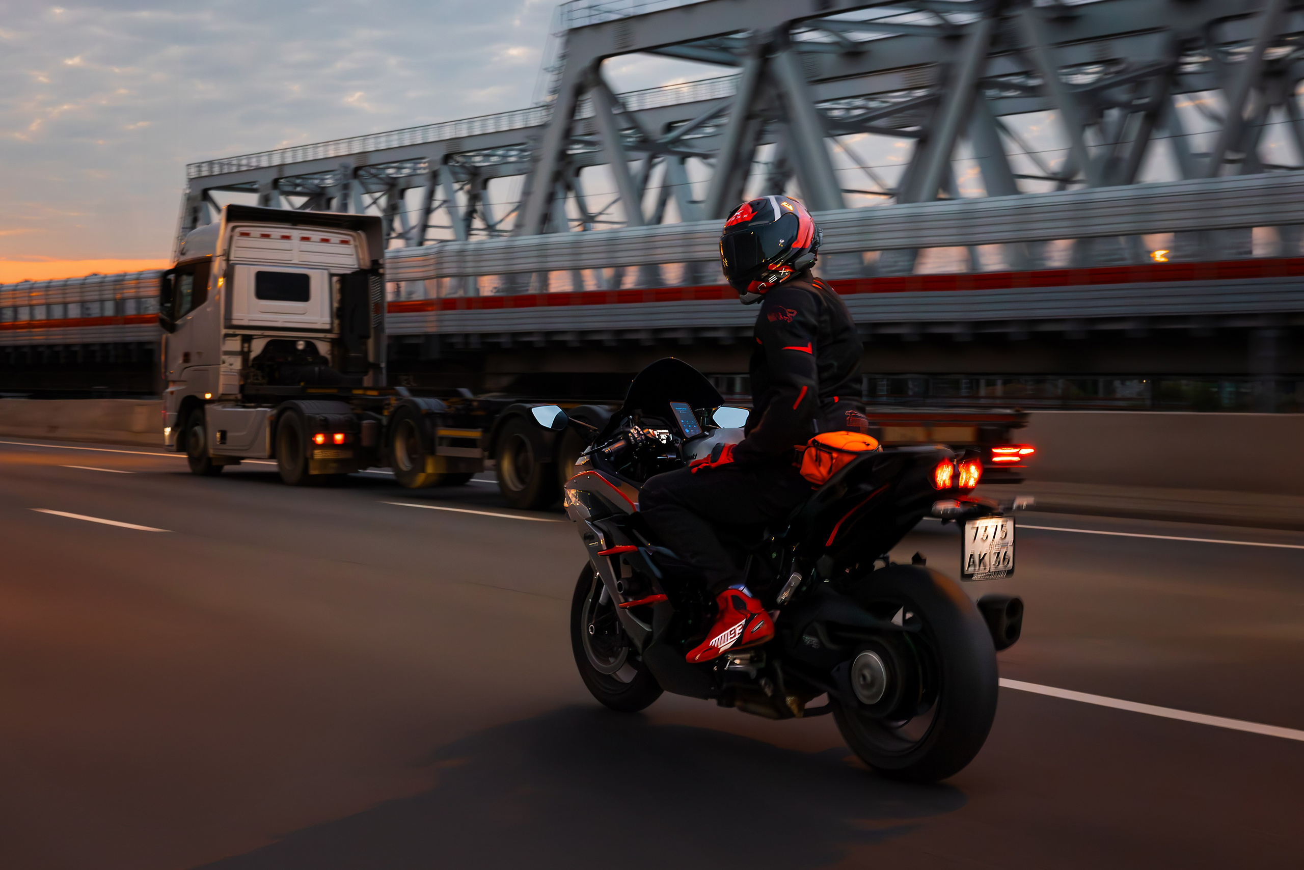 KAWASAKI NINJA H2 SX × @X_RUS_T1M. Фотограф Blackkotae