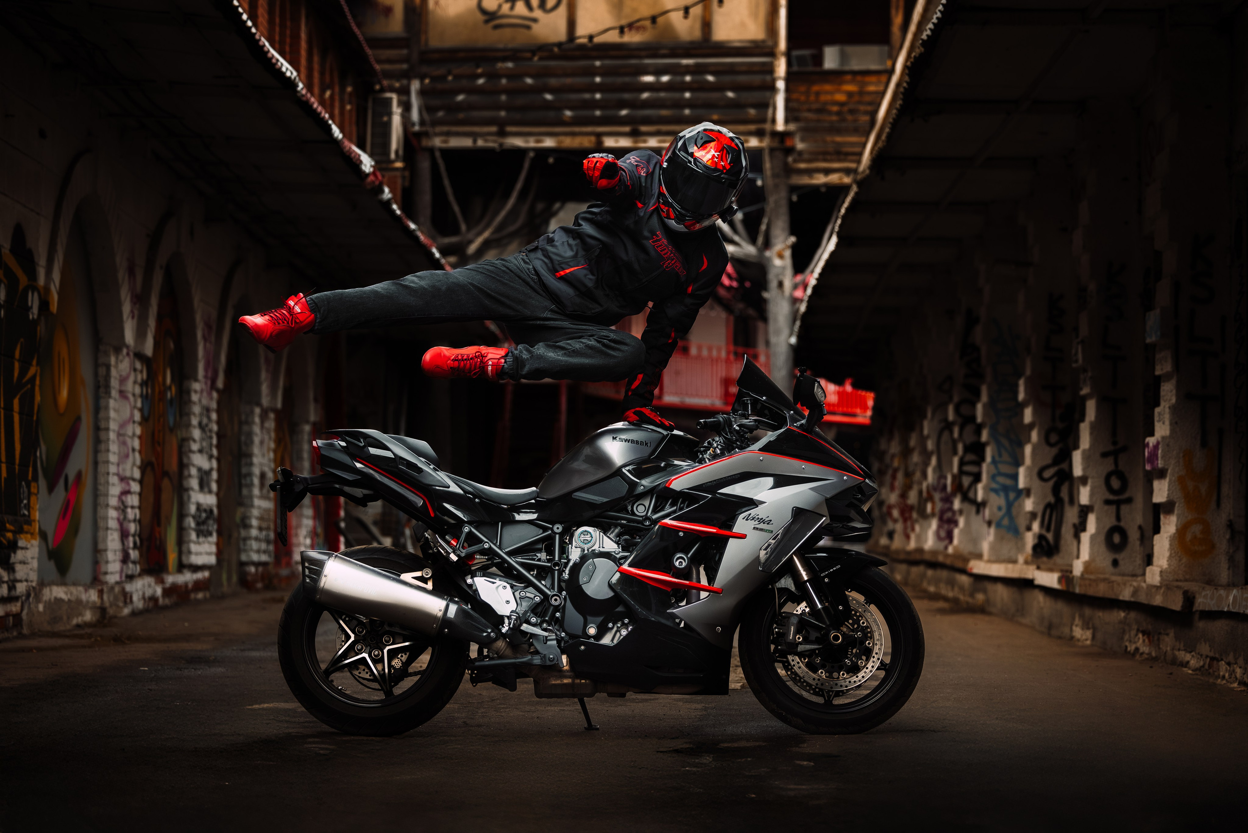 KAWASAKI NINJA H2 SX × @X_RUS_T1M. Фотограф Blackkotae