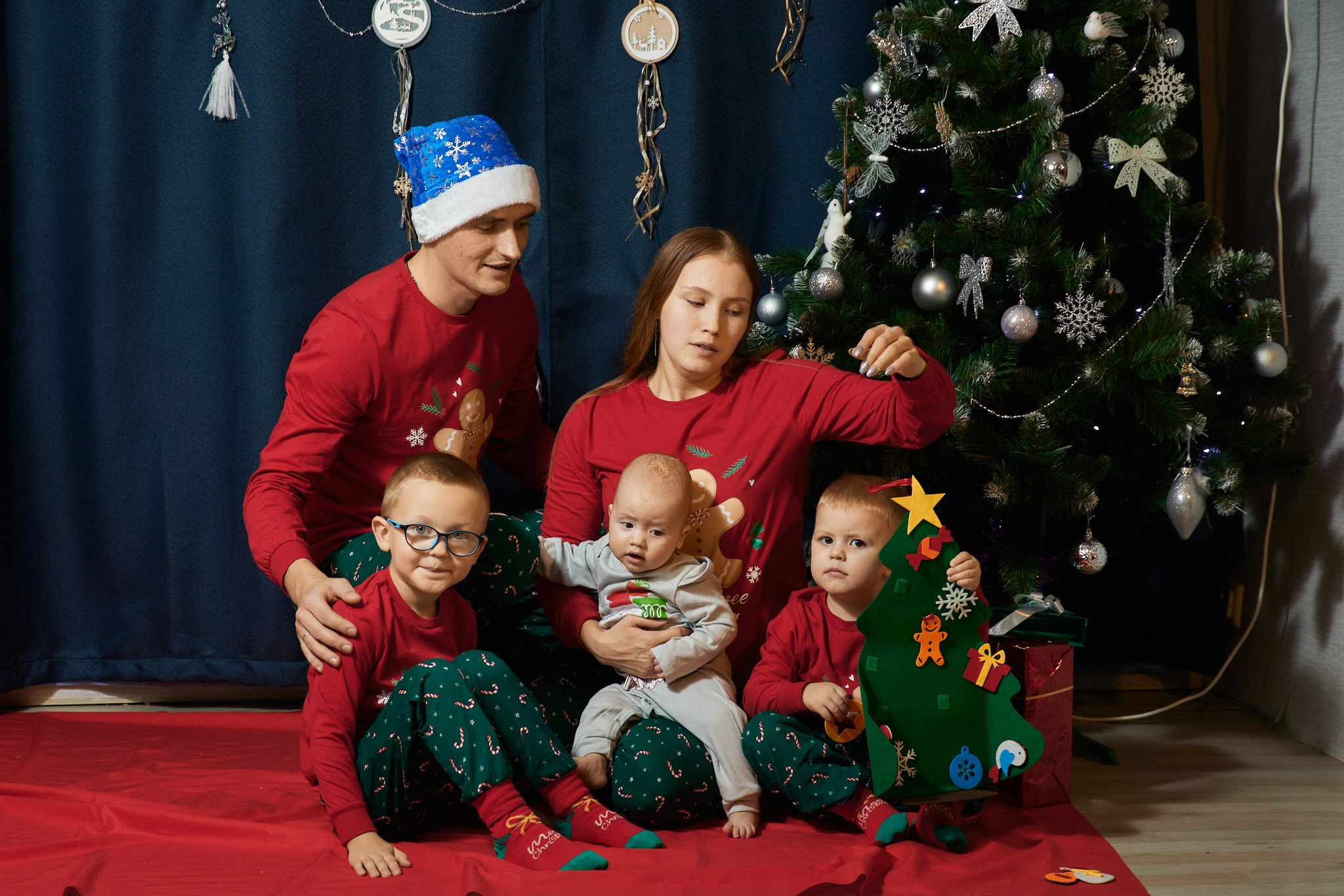 Новогоднее настроение в семье Леши и Кати. Свадебный и семейный фотограф в г. Волхов Алексей Кочерыжкин