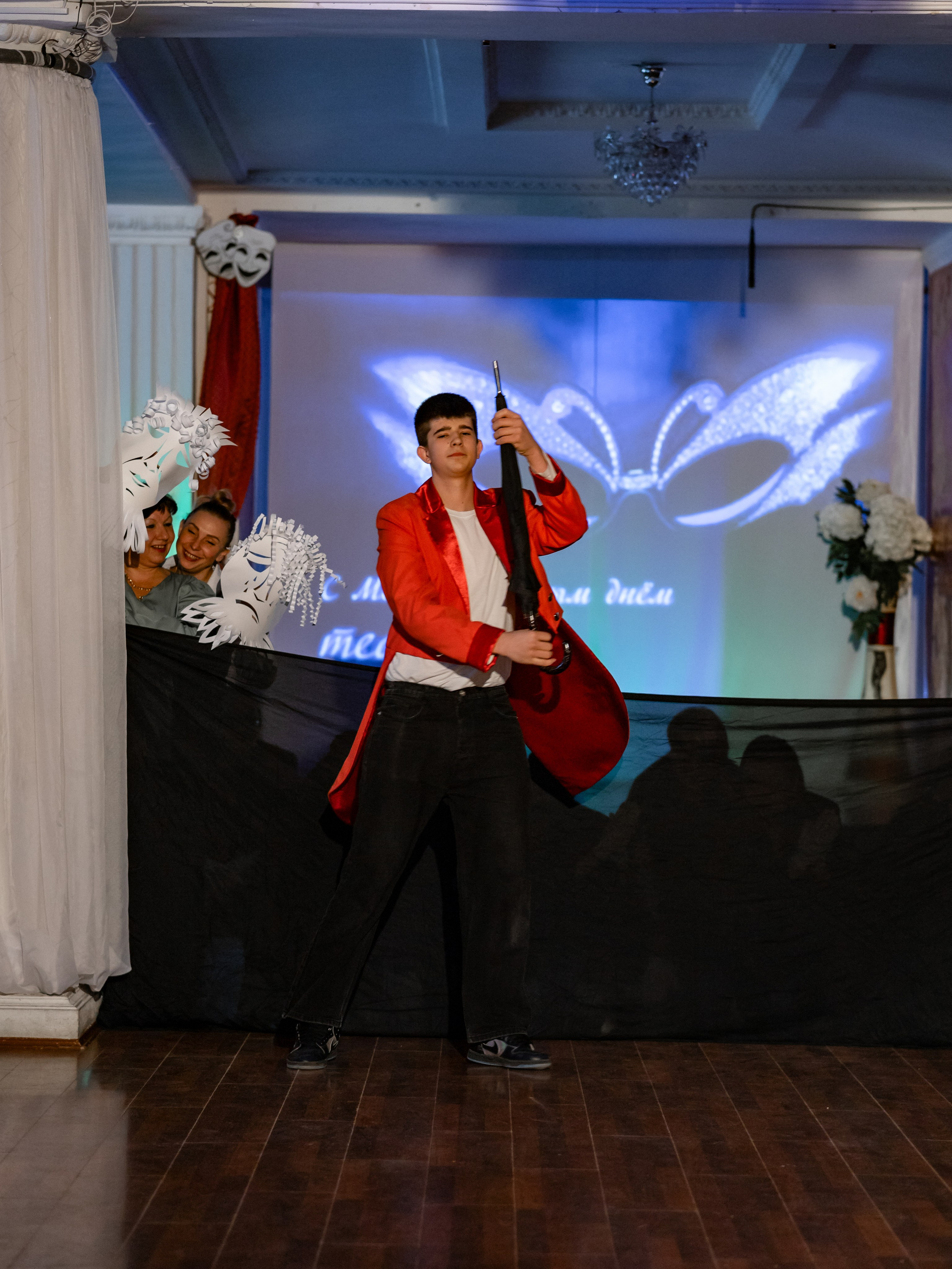 «Свеча» приглашает в театральную гостиную. Свадебный и семейный фотограф в г. Волхов Алексей Кочерыжкин