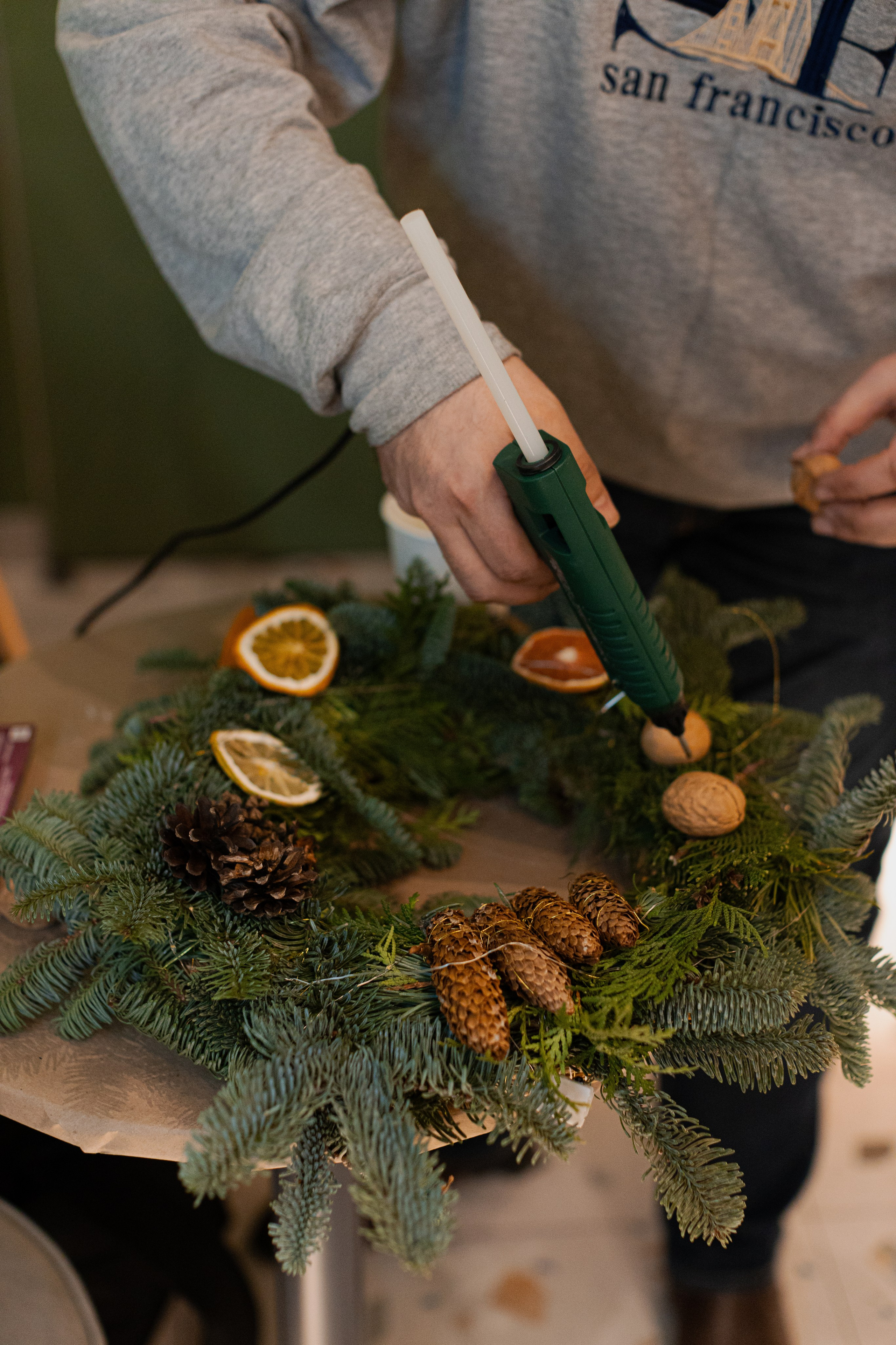 Мк свечи и венок (новогодний корпоратив). Анастасия Ракчеева Художник