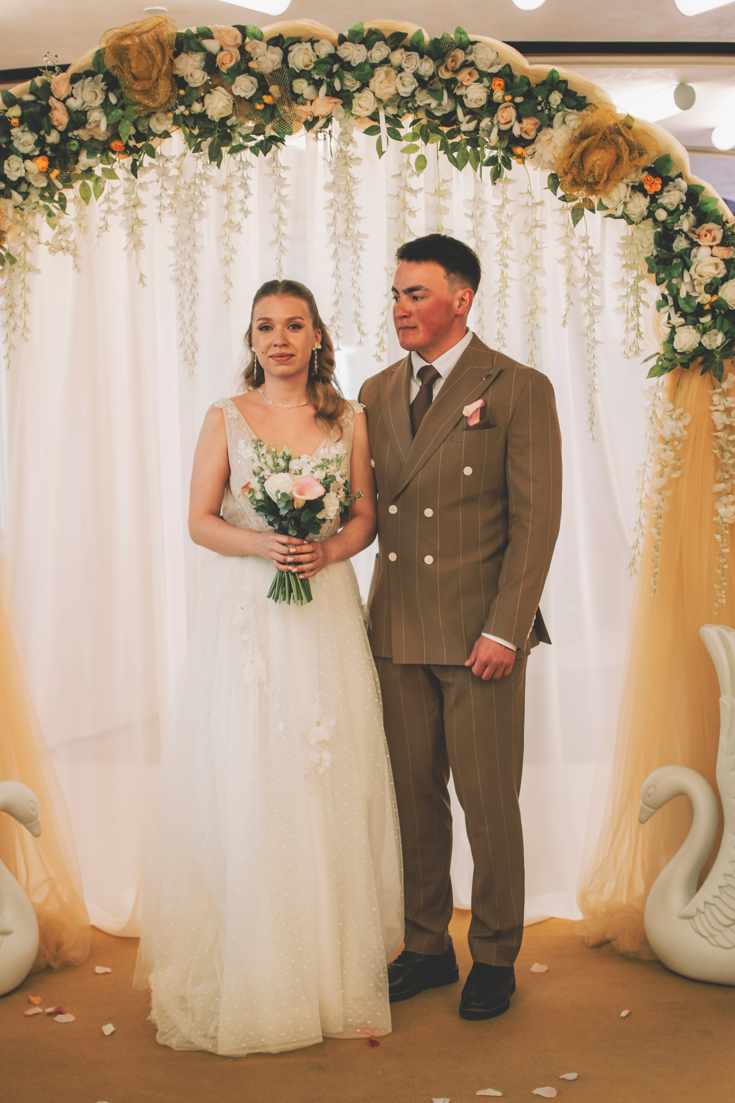 Альберт и Анастасия (Студийная фотосессия, роспись в ДК Нефтяник + фотосессия с гостями). Семейный и свадебный фотограф Губкинский и Ставрополь