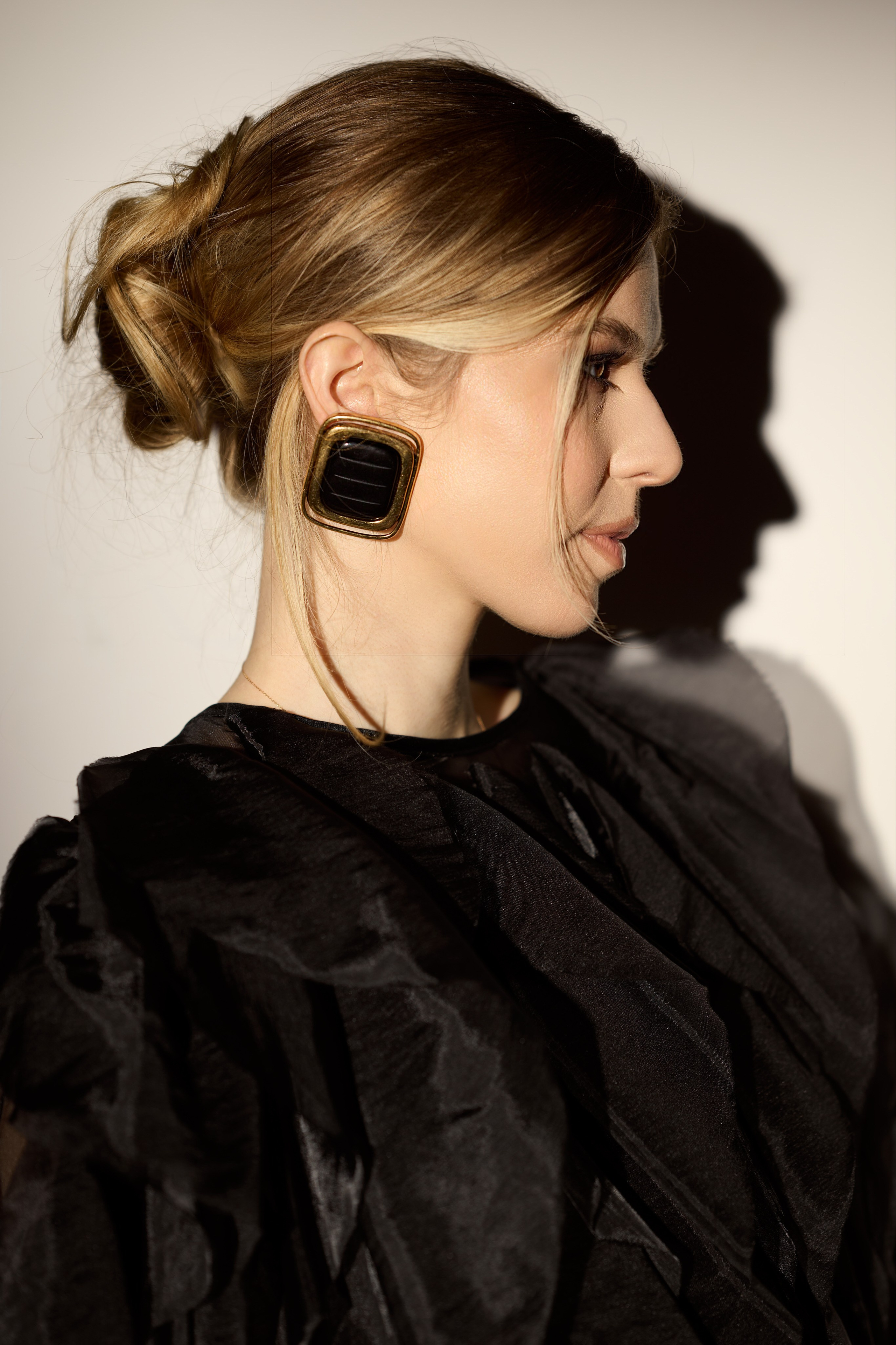 Индивидуальная женская фотосессия с искусственным светом