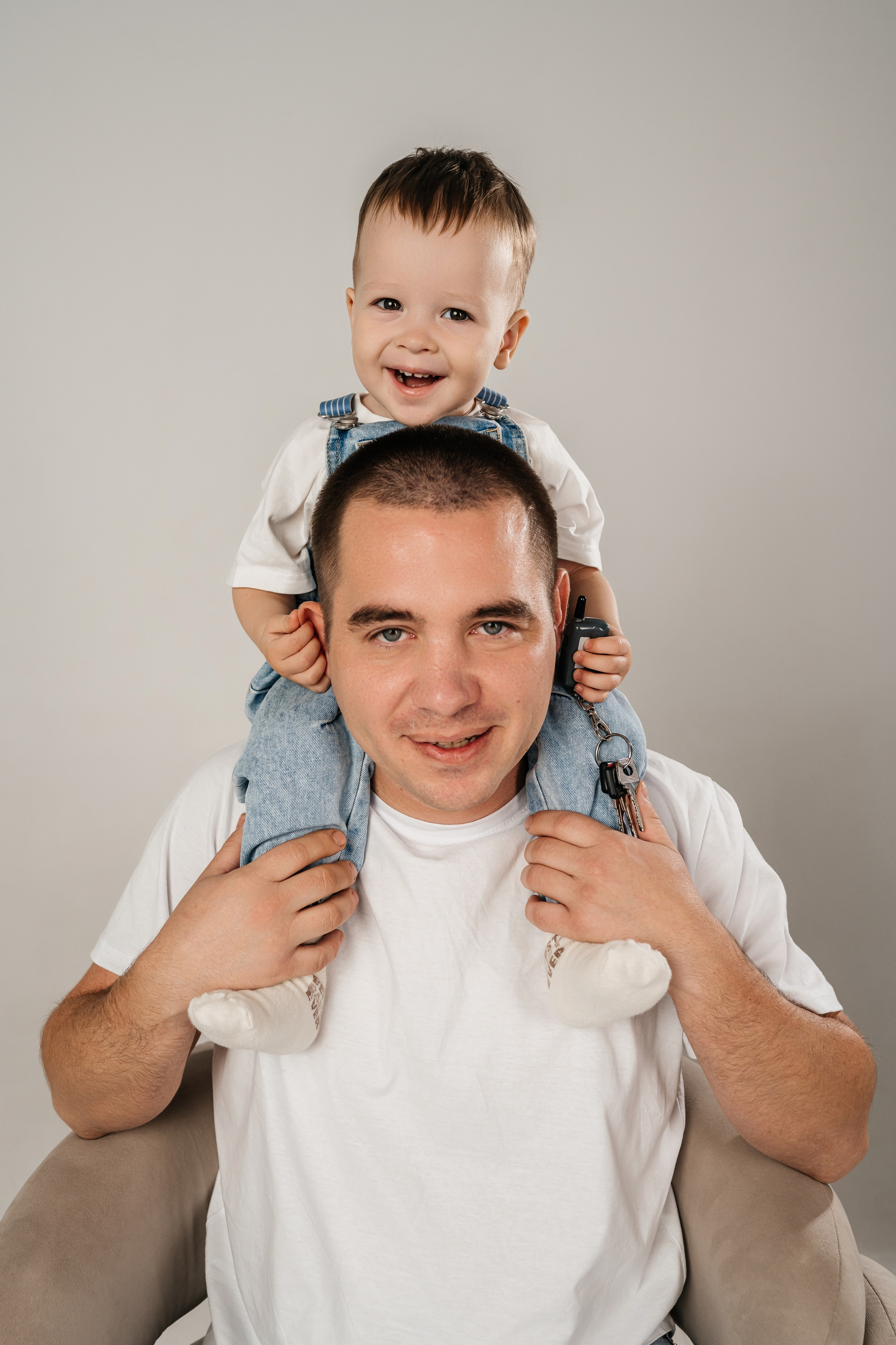 Семейная фотосессия в студии. Фотограф в Каменске-Шахтинском Ольга Сагал