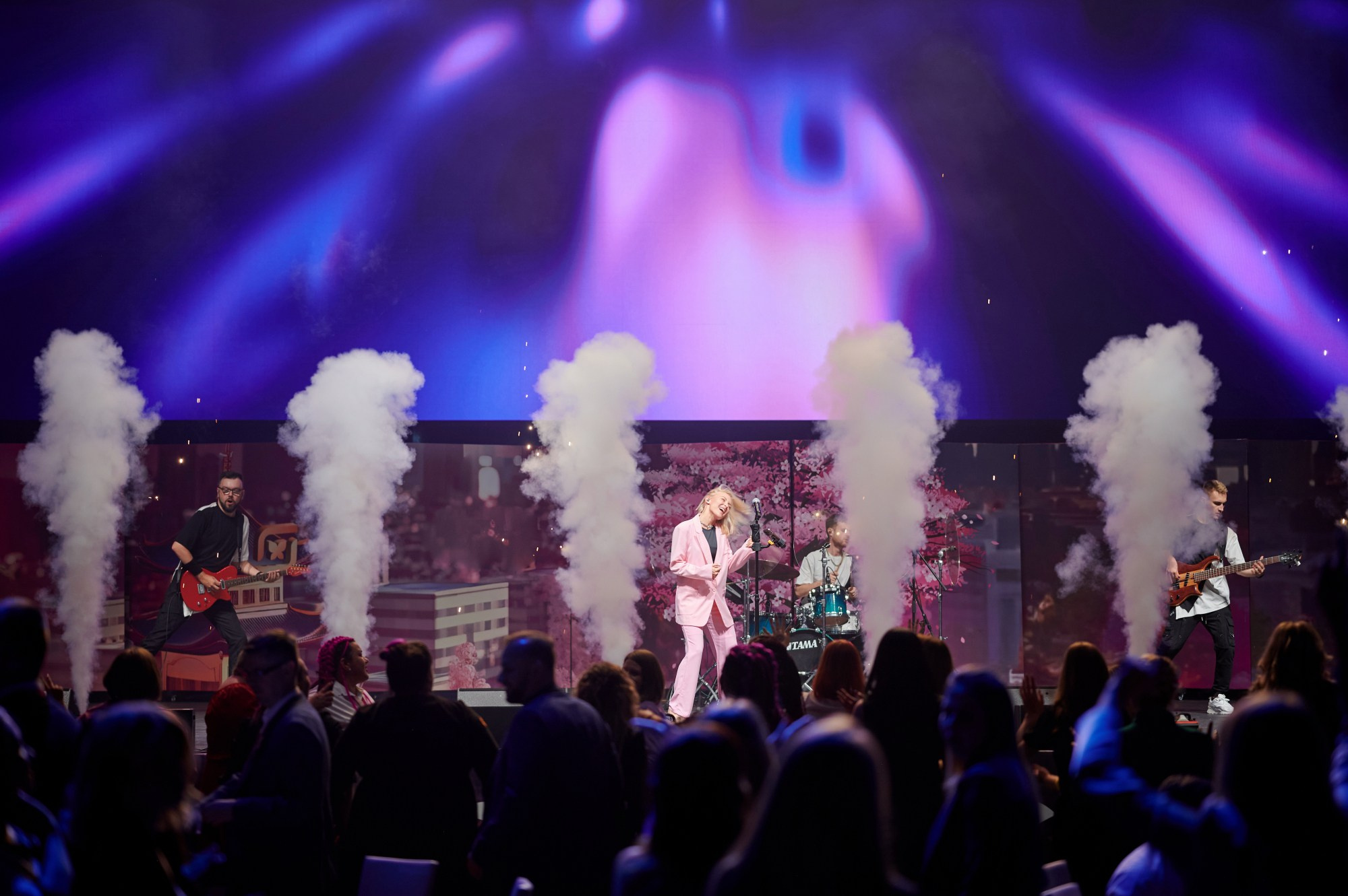 Магнит Косметик — конкурс «Золотой Магазин». Мезенцев Евгений фотограф