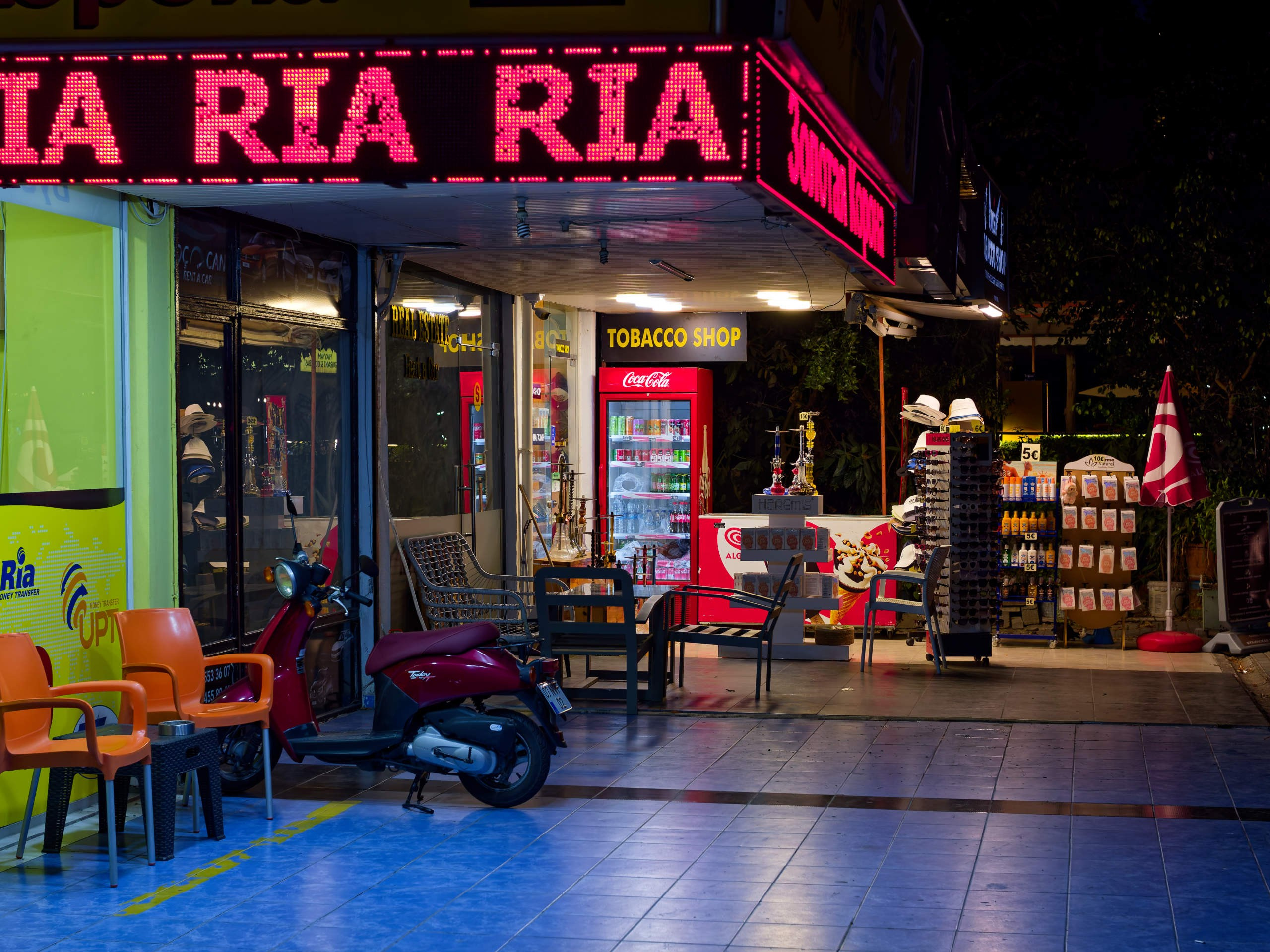 Алания 2025, город, стрит-фото. Избранные фотографии