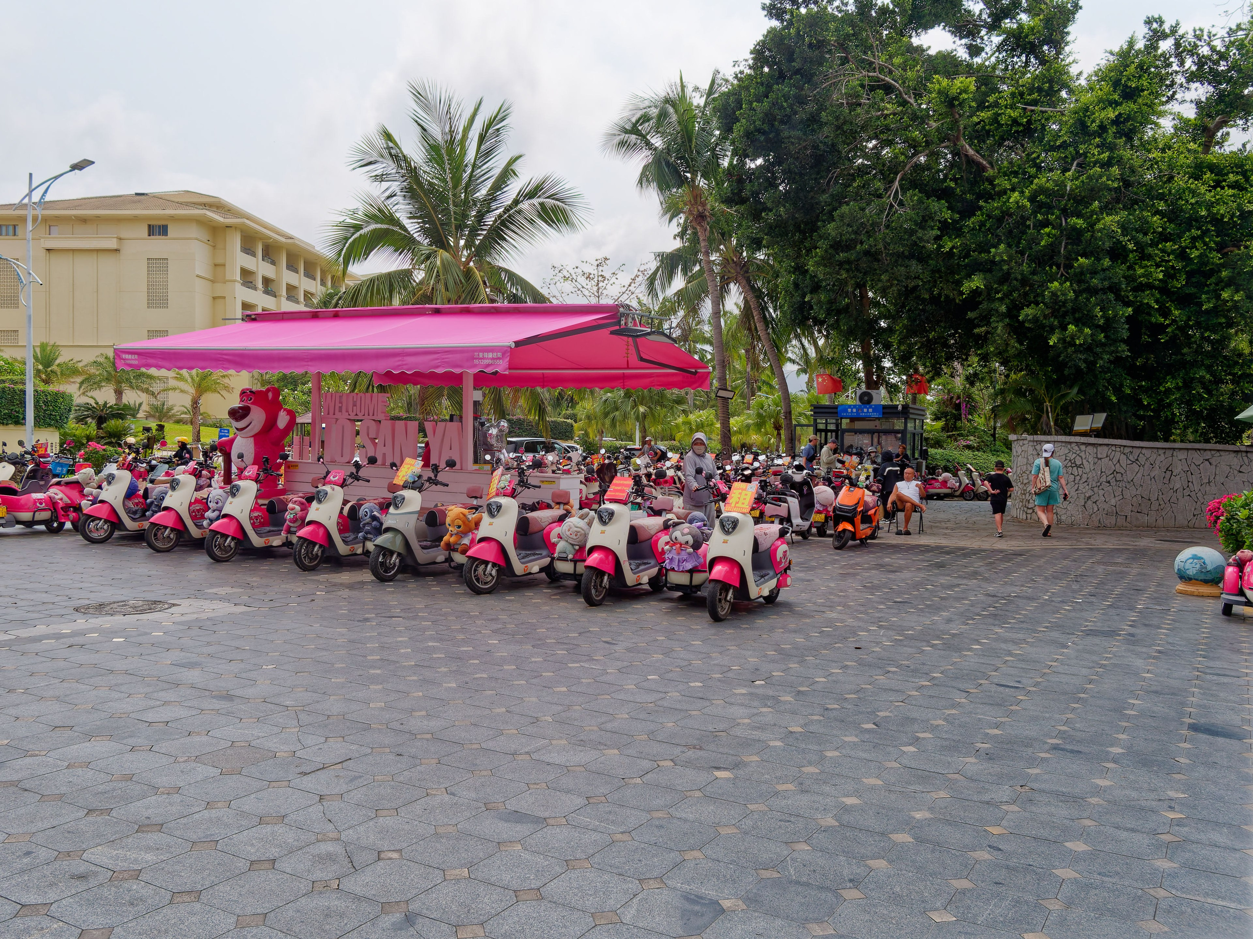 Хайнань 2026, улицы Ялунвань и Саньи. Фотопрогулки по Миру