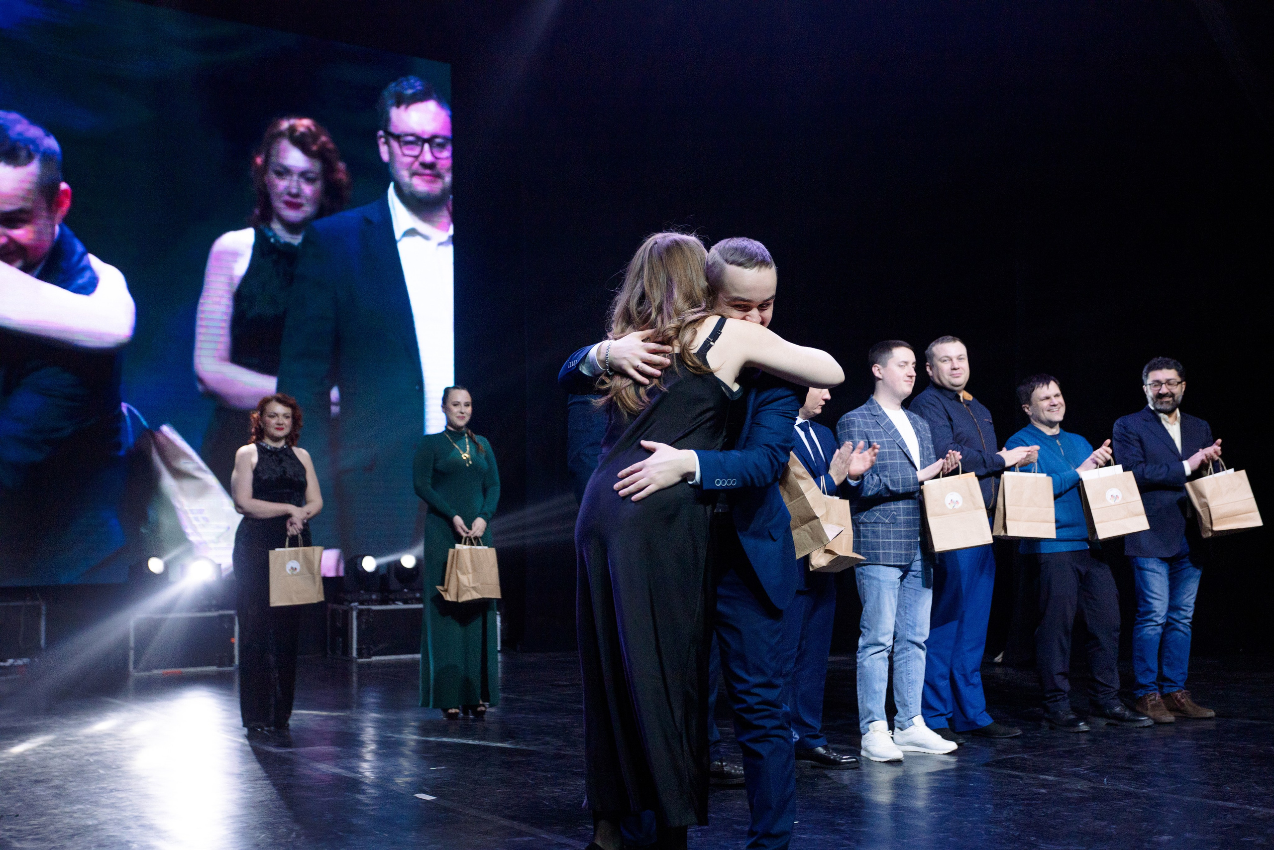 РЕПОРТАЖ: НОВЫЙ ГОД В ДК МЕТАЛЛУРГ. Профессиональный фотограф в Ижевске Леша Петров