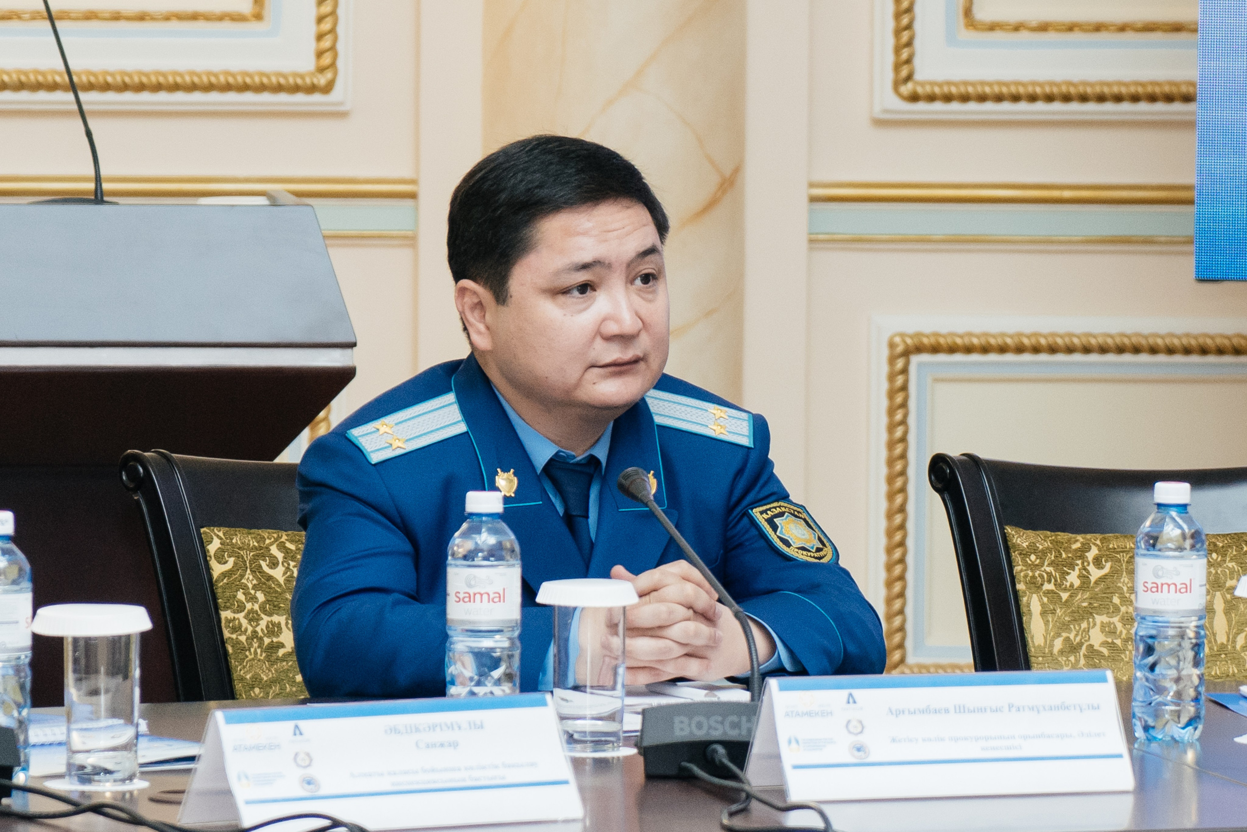 Круглый стол. Свадебный фотограф алматы Шожебаев Кайрат