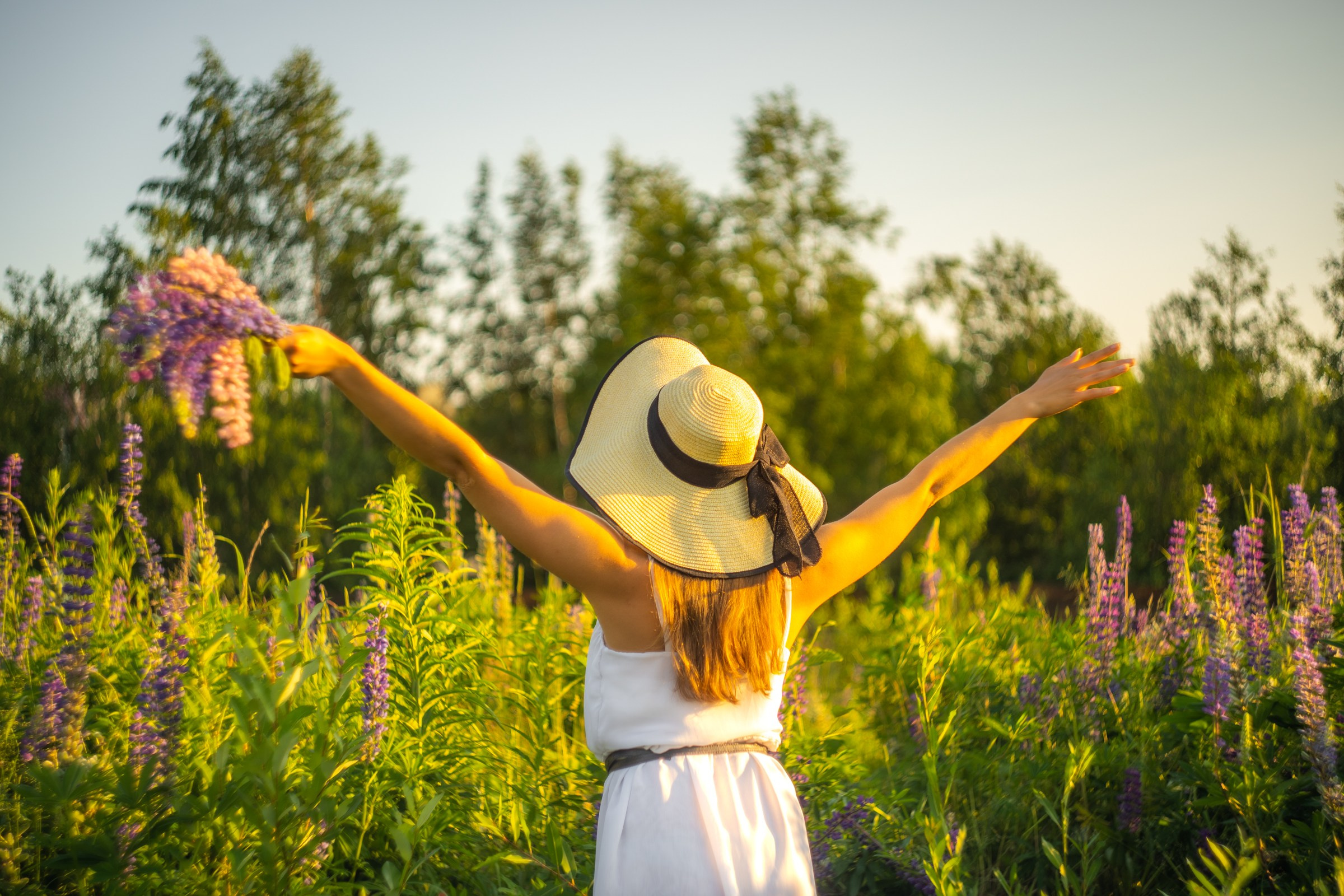 Лиза. Люпины. Портретный фотограф в Санкт-Петербурге Александр Быстрицкий