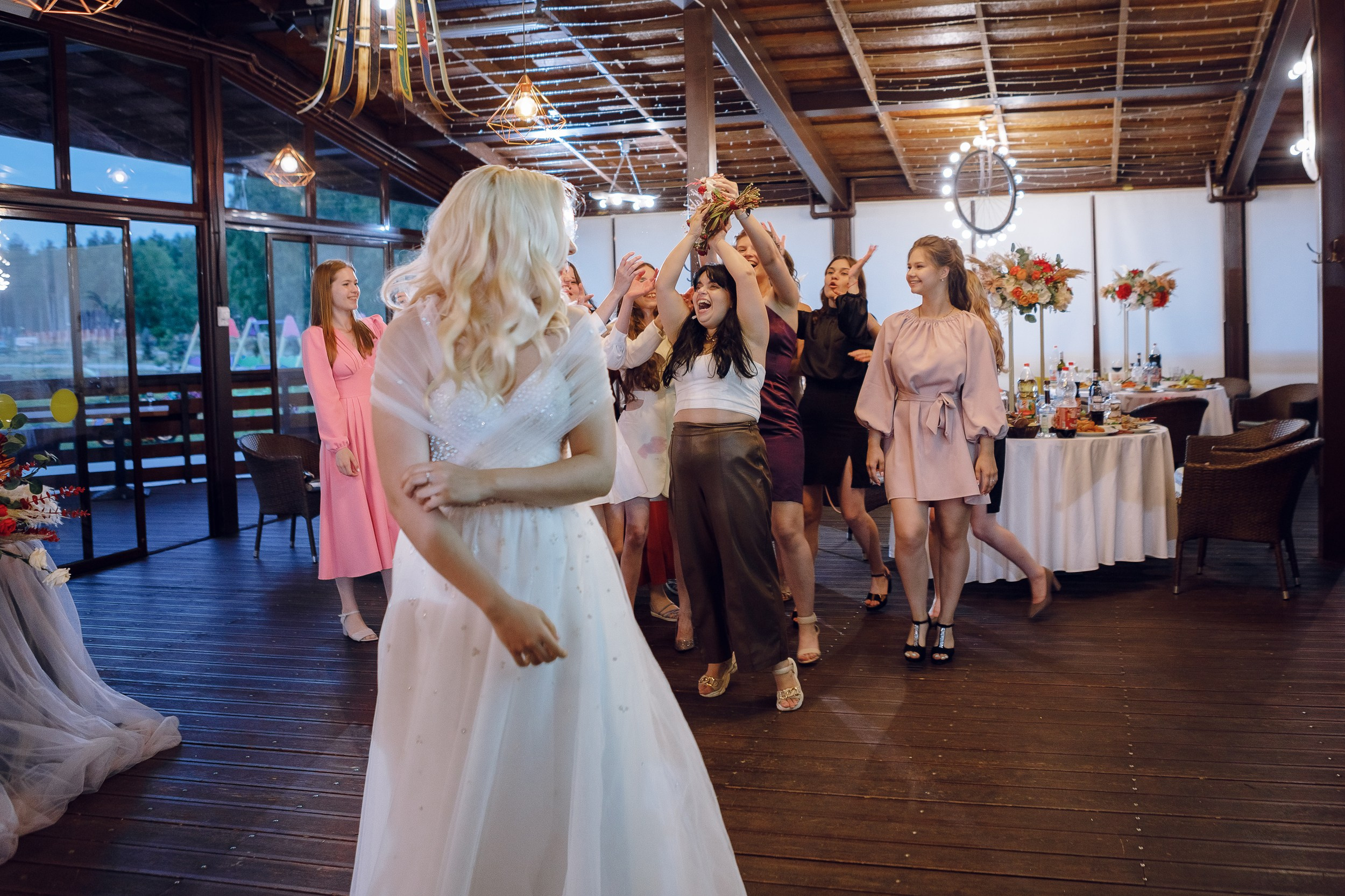 Дай У и Мария. Главная