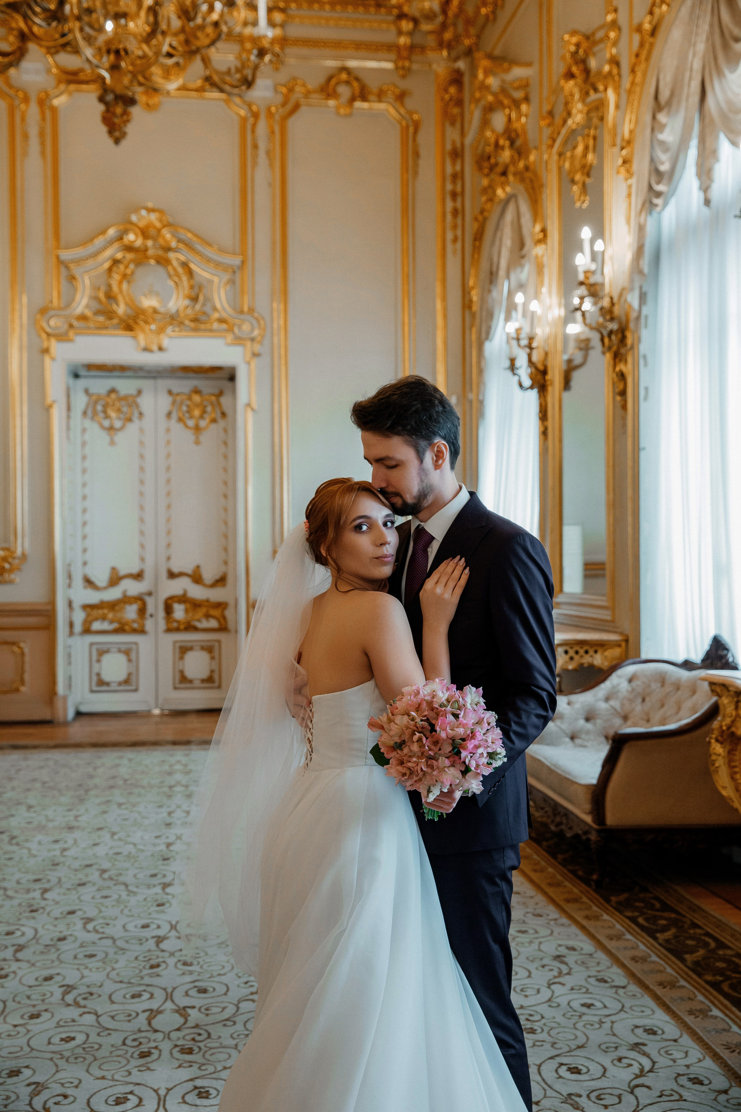 Первый ЗАГС и Фотосессия на Витебском в апреле. Свадебный фотограф в Санкт-Петербурге Вика Стукачева