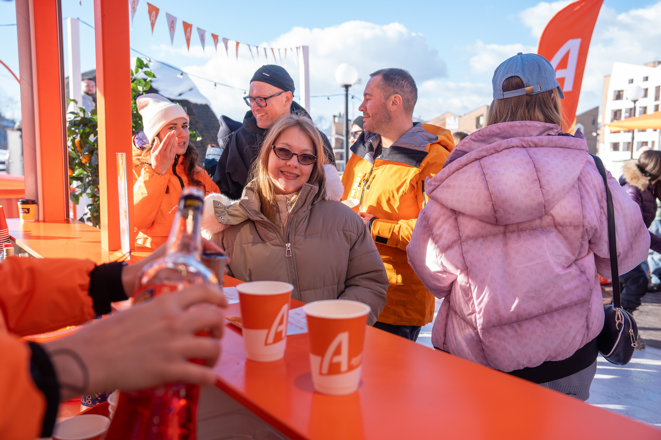 Фотоотчет партнерской интеграции Aperol Spritz на Роза Фест 2025. Репортажный фотограф в Красной Поляне и Сочи Павлюченко Екатерина