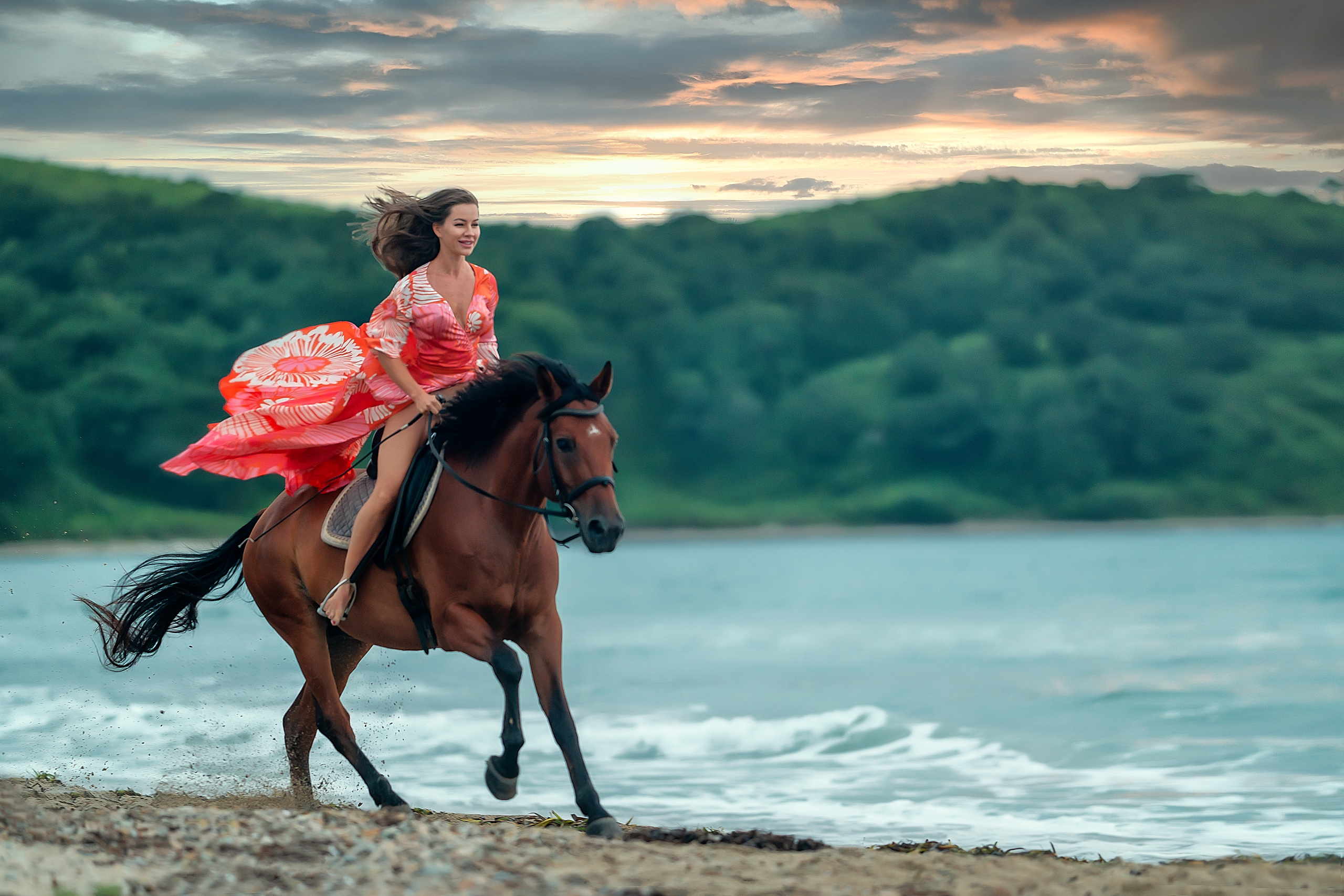 Женский портрет с лошадью. Фотограф Кочнова Диана город Владивосток