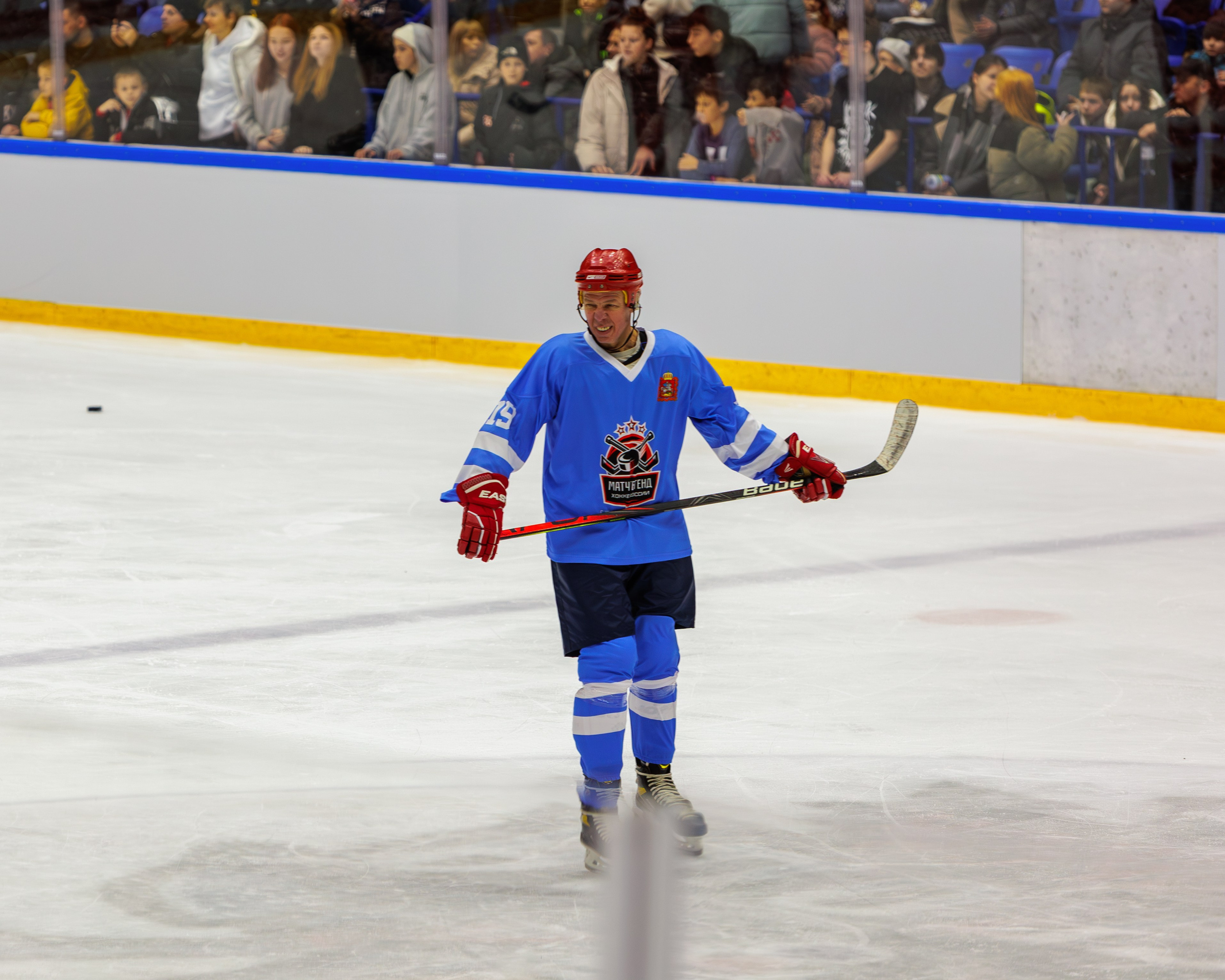 Первый матч Легенд в 2025 году. Выпускные альбомы и школьный фотограф в Подольске, Троицке, Щербинке, Москве и Московской области