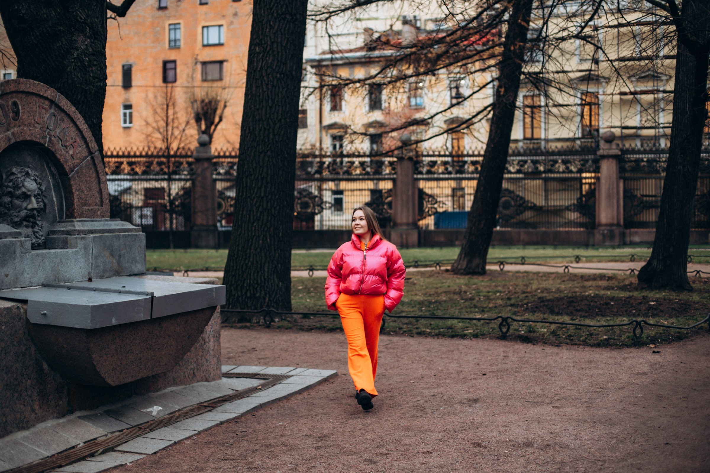 Анастасия в декабре. Фотопрогулка в Петербурге. Индивидуальный и семейный фотограф в Санкт-Петербурге