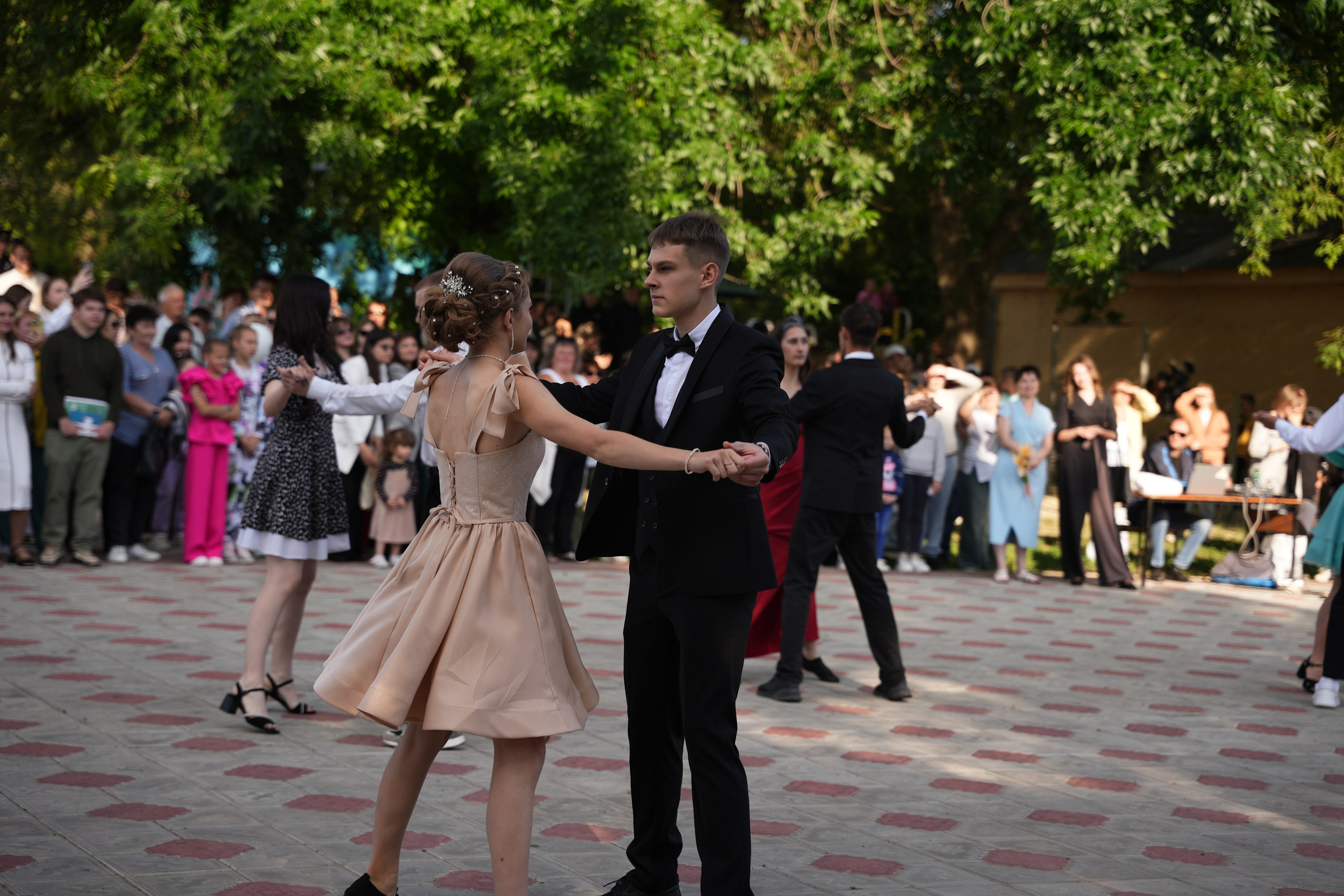 Выпускной в парке. Ольга Плаксина фотограф в Саратове