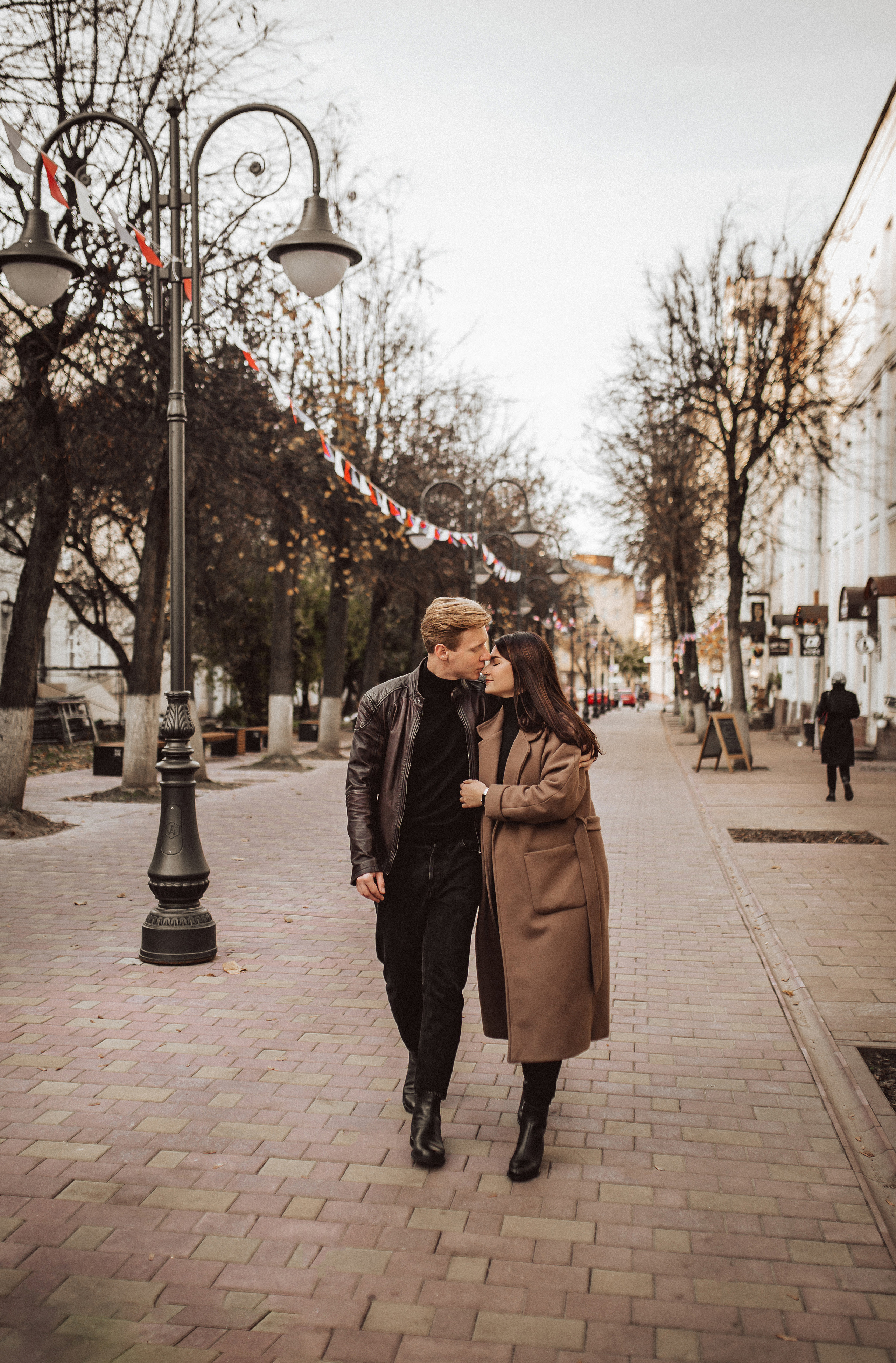 Дмитрий и Анастасия прогулка по центру. Фотограф в Смоленске Ольга Давыдова