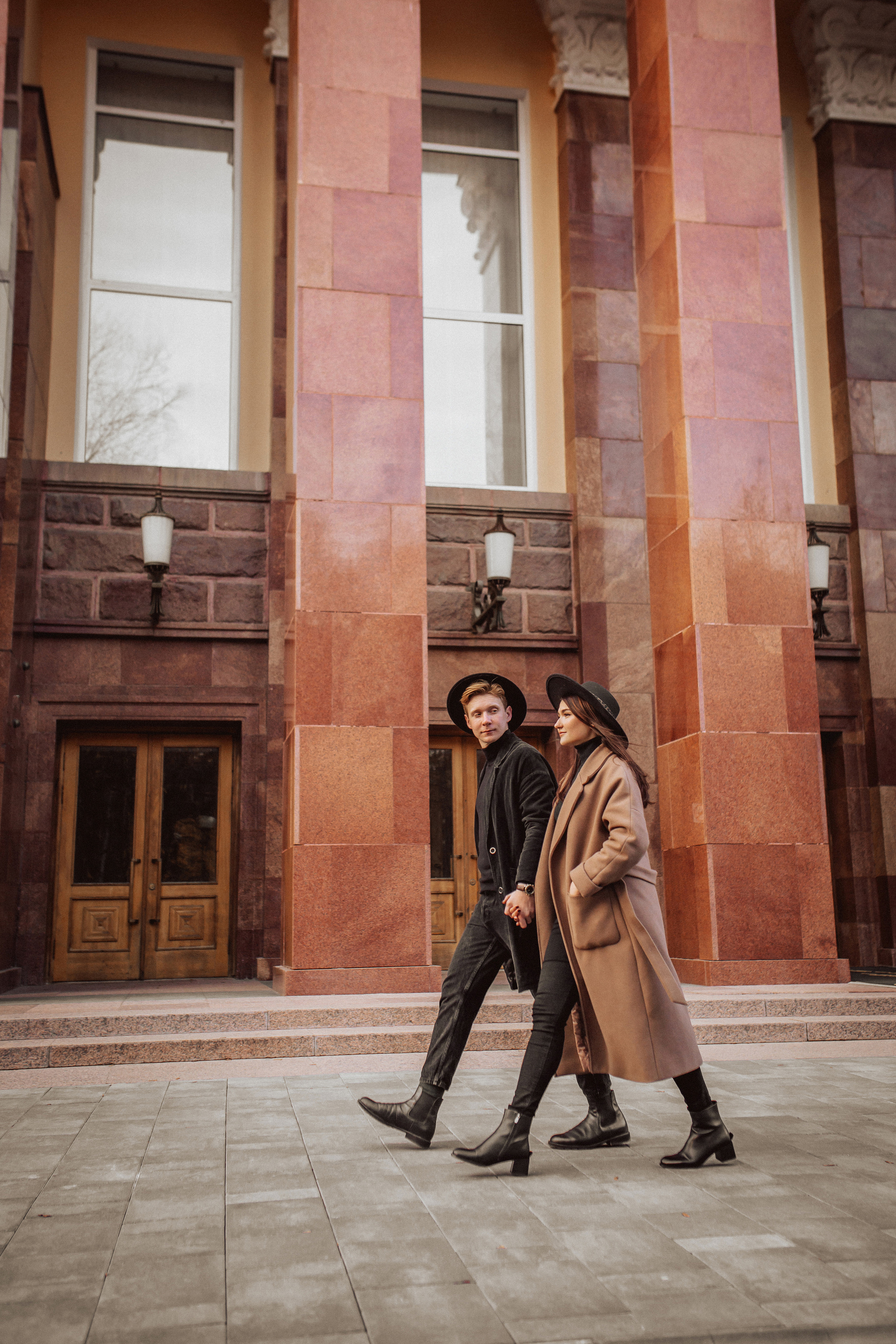 Дмитрий и Анастасия прогулка по центру. Фотограф в Смоленске Ольга Давыдова