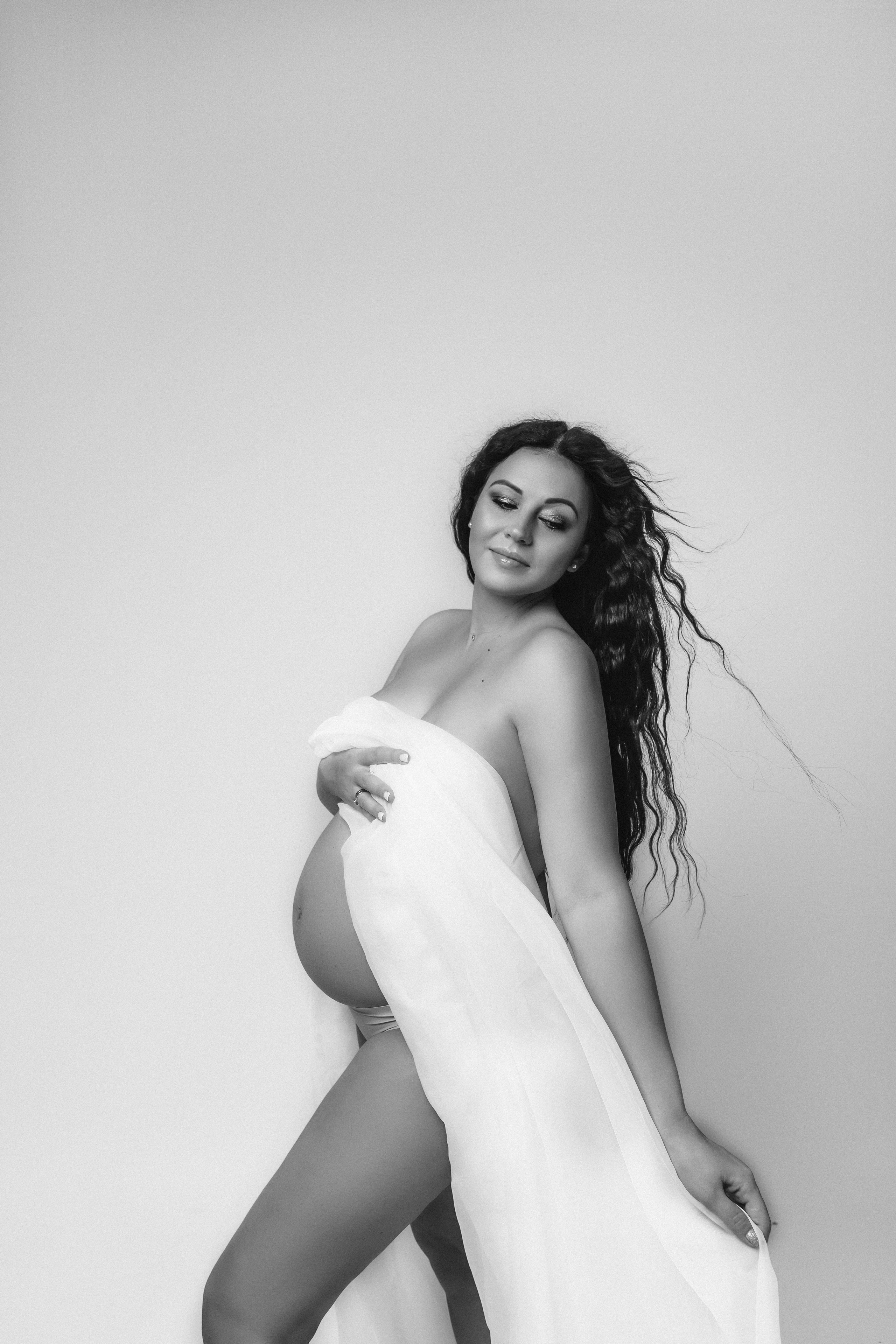 Фотосессия беременности в студии white hall. Фотограф в Смоленске Ольга Давыдова