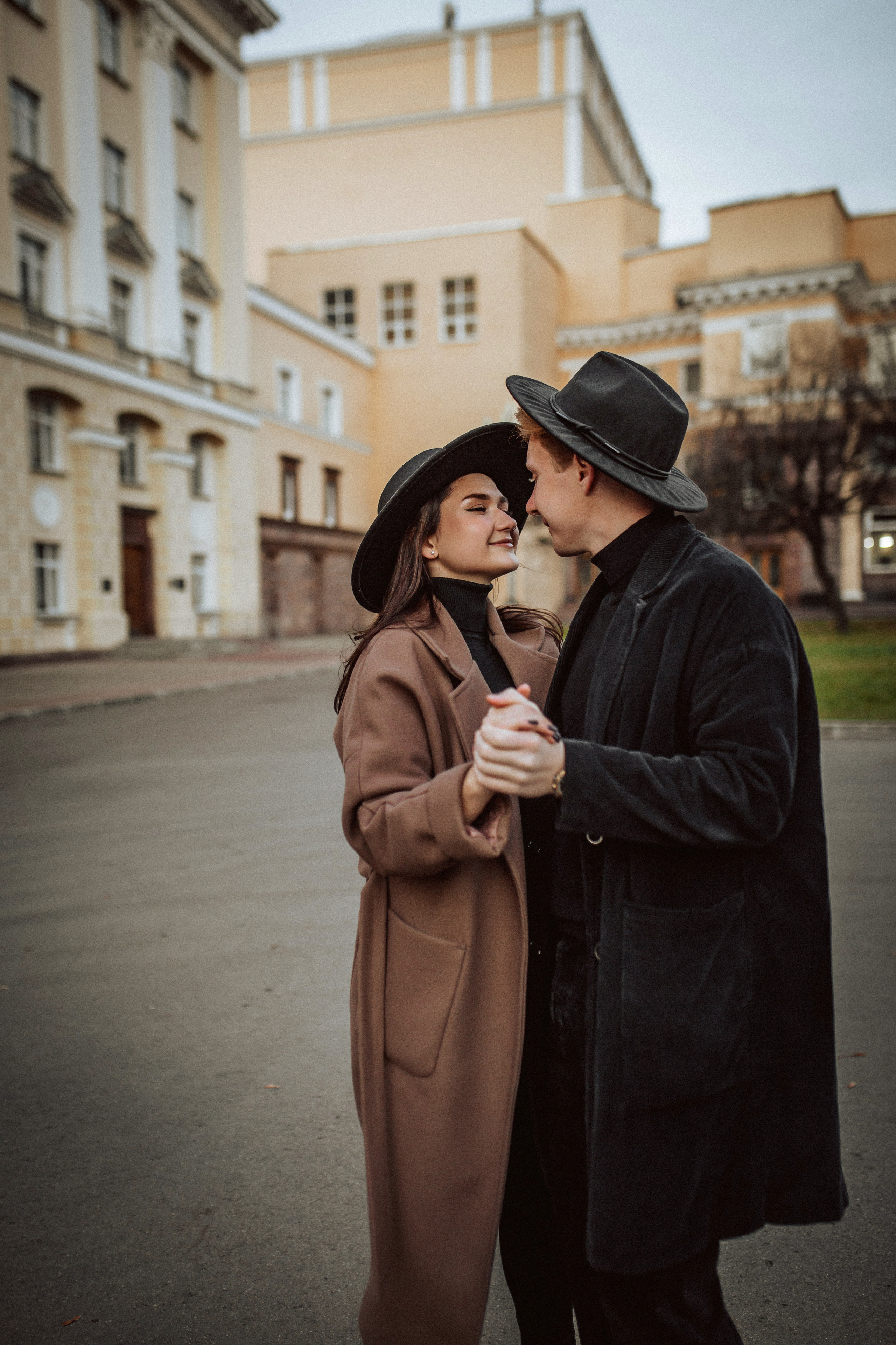 Дмитрий и Анастасия прогулка по центру. Фотограф в Смоленске Ольга Давыдова