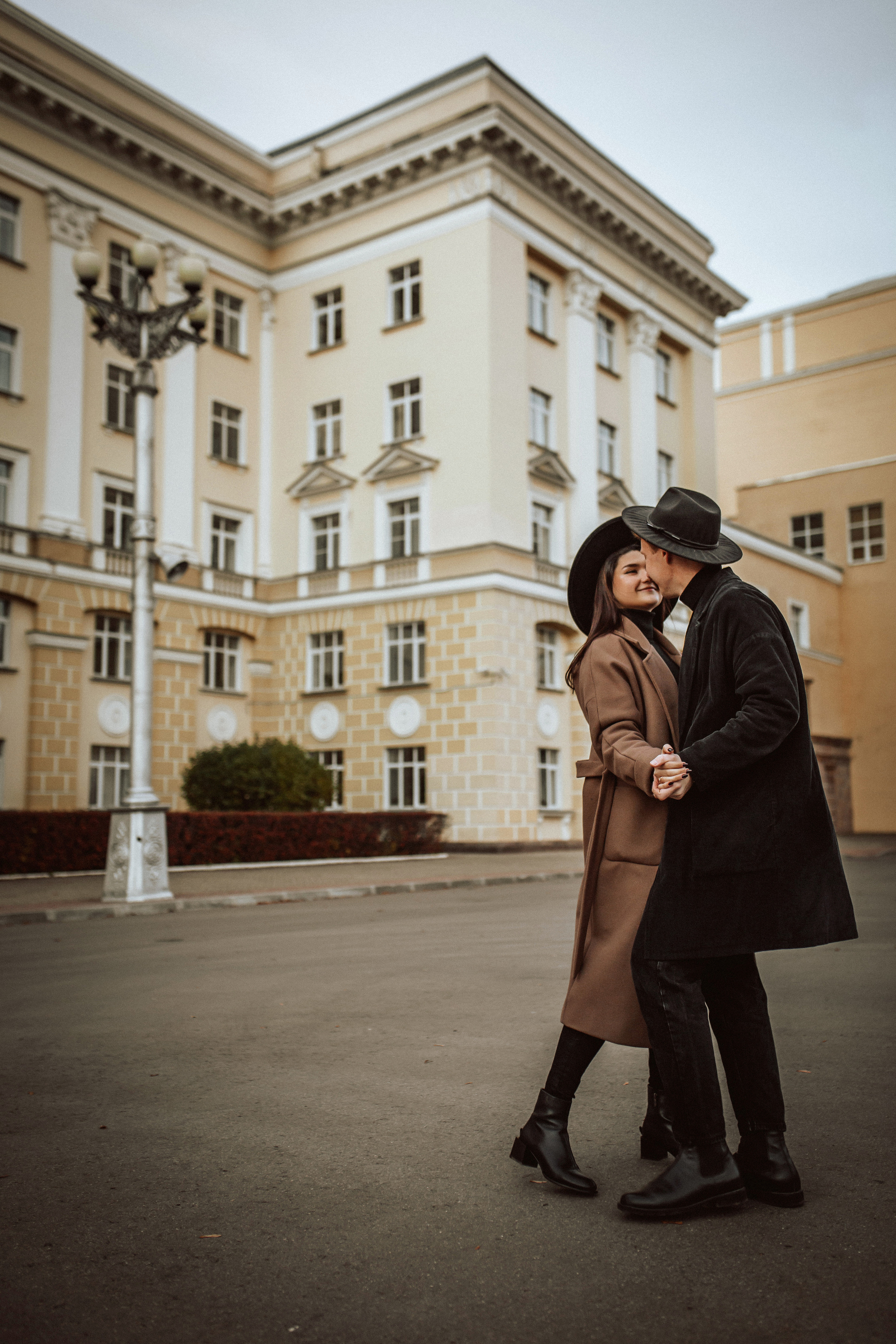 Дмитрий и Анастасия прогулка по центру. Фотограф в Смоленске Ольга Давыдова