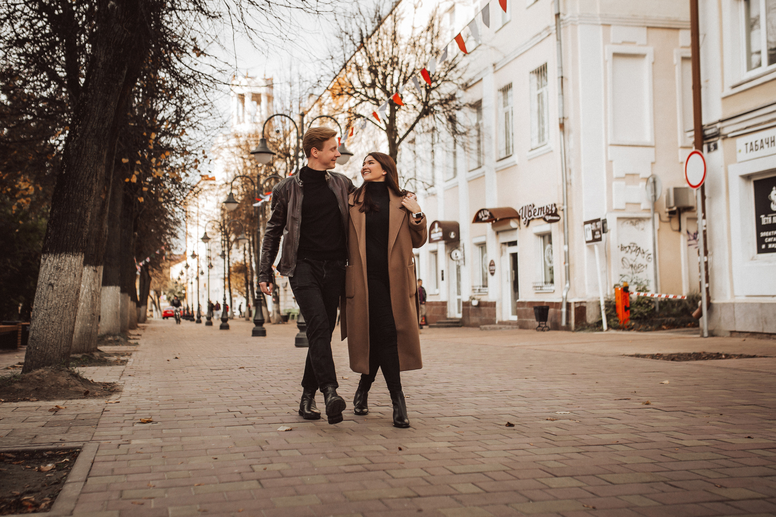 Дмитрий и Анастасия прогулка по центру. Фотограф в Смоленске Ольга Давыдова