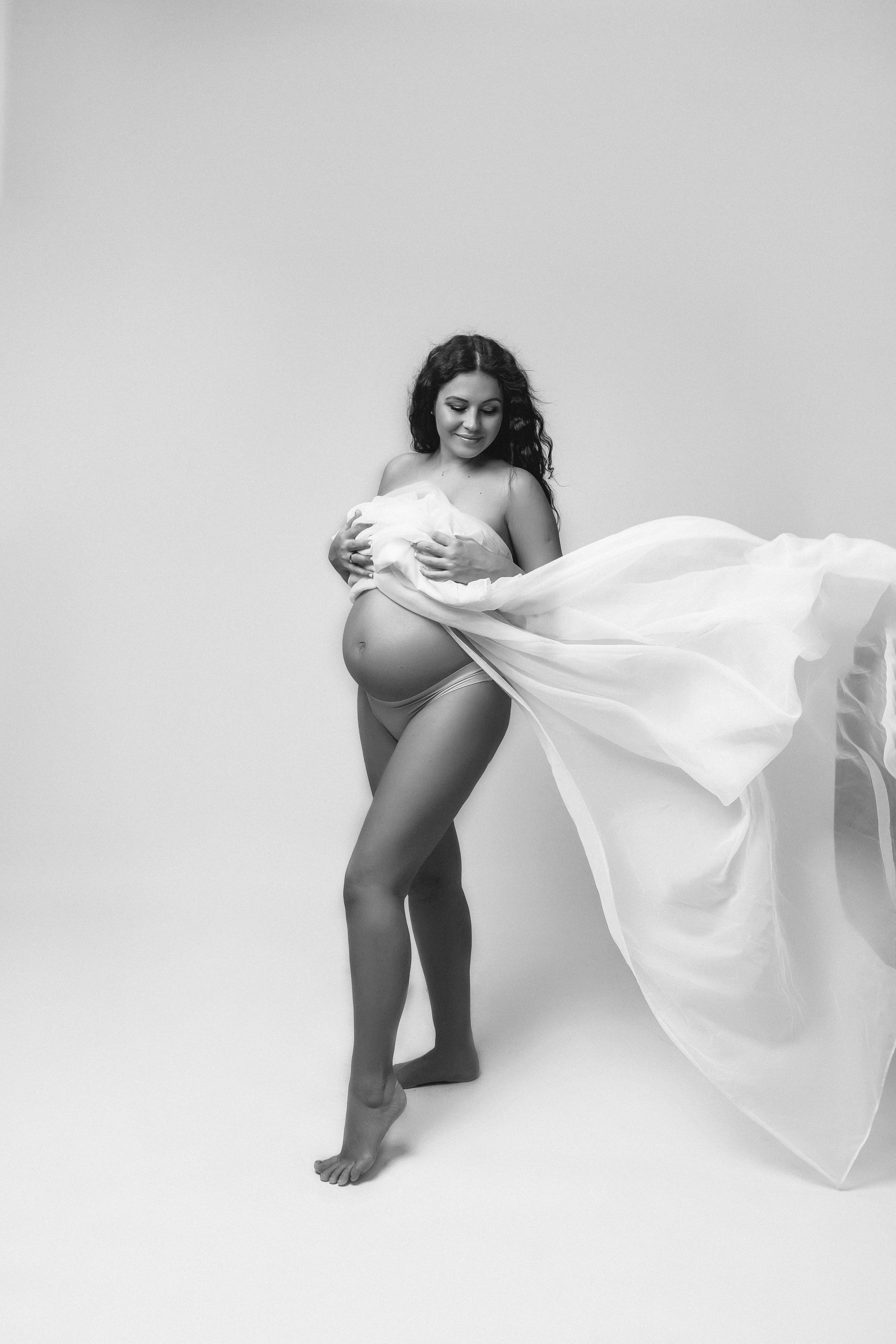 Фотосессия беременности в студии white hall. Фотограф в Смоленске Ольга Давыдова