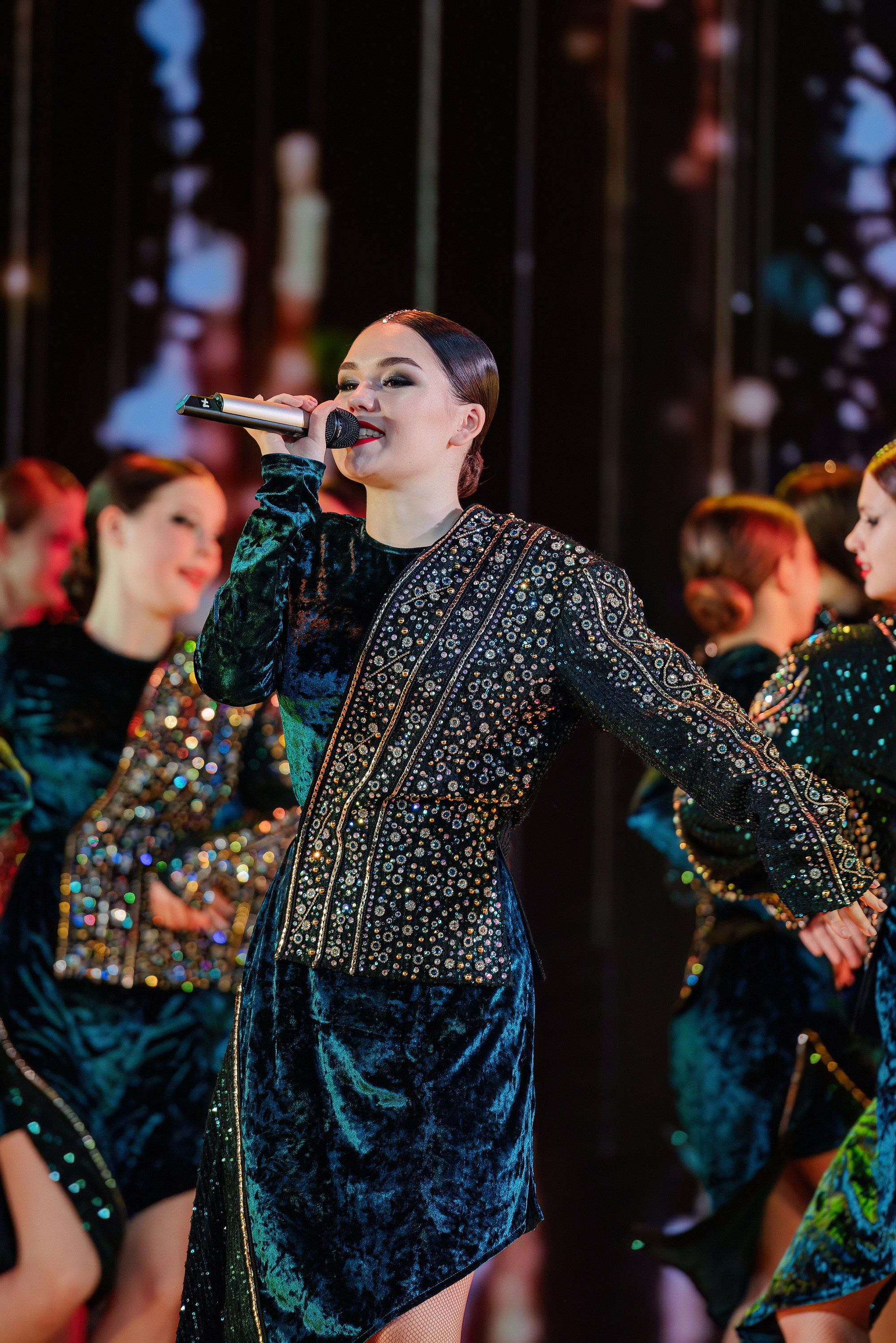 Отчетный концерт Образцового коллектива Алтая театра эстрадной песни «Созвездие». Свадебный и репортажный фотограф Никита Сницарев в Барнауле