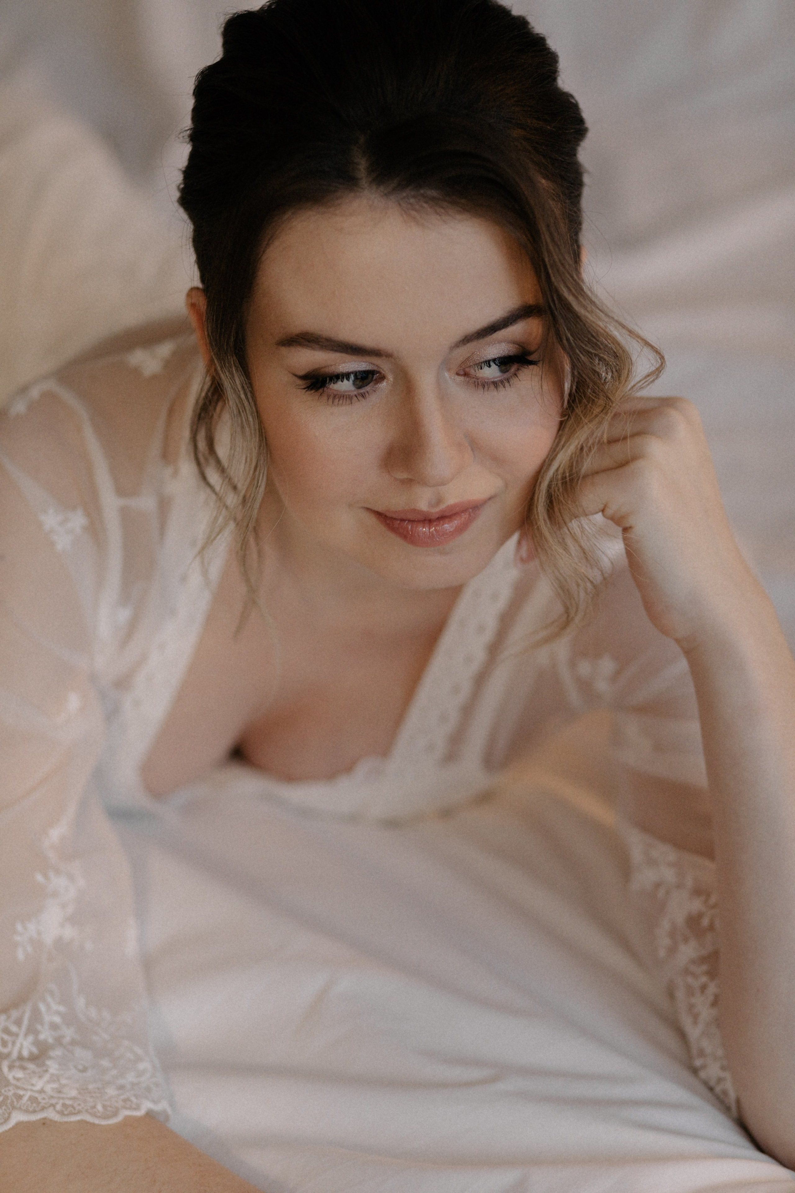 Ксюша и Илья. Утро в отеле роспись в Birds. Свадебный и портретный фотограф в Москве Анастасия Масюк