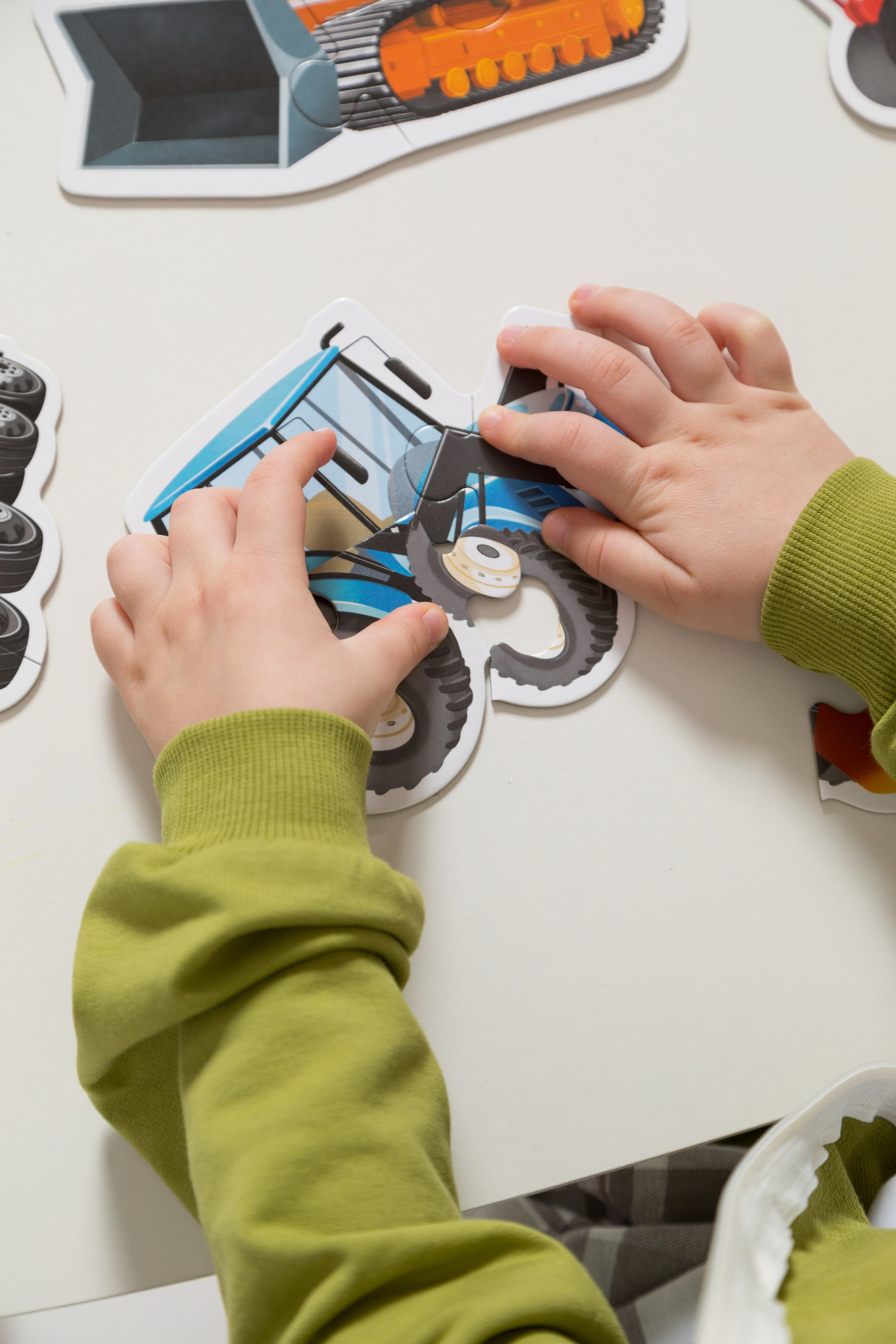 Имиджевая и каталожная съёмка для бренда детских пазлов. Детский и контент фотограф Надя Волкова Санкт-Петербург