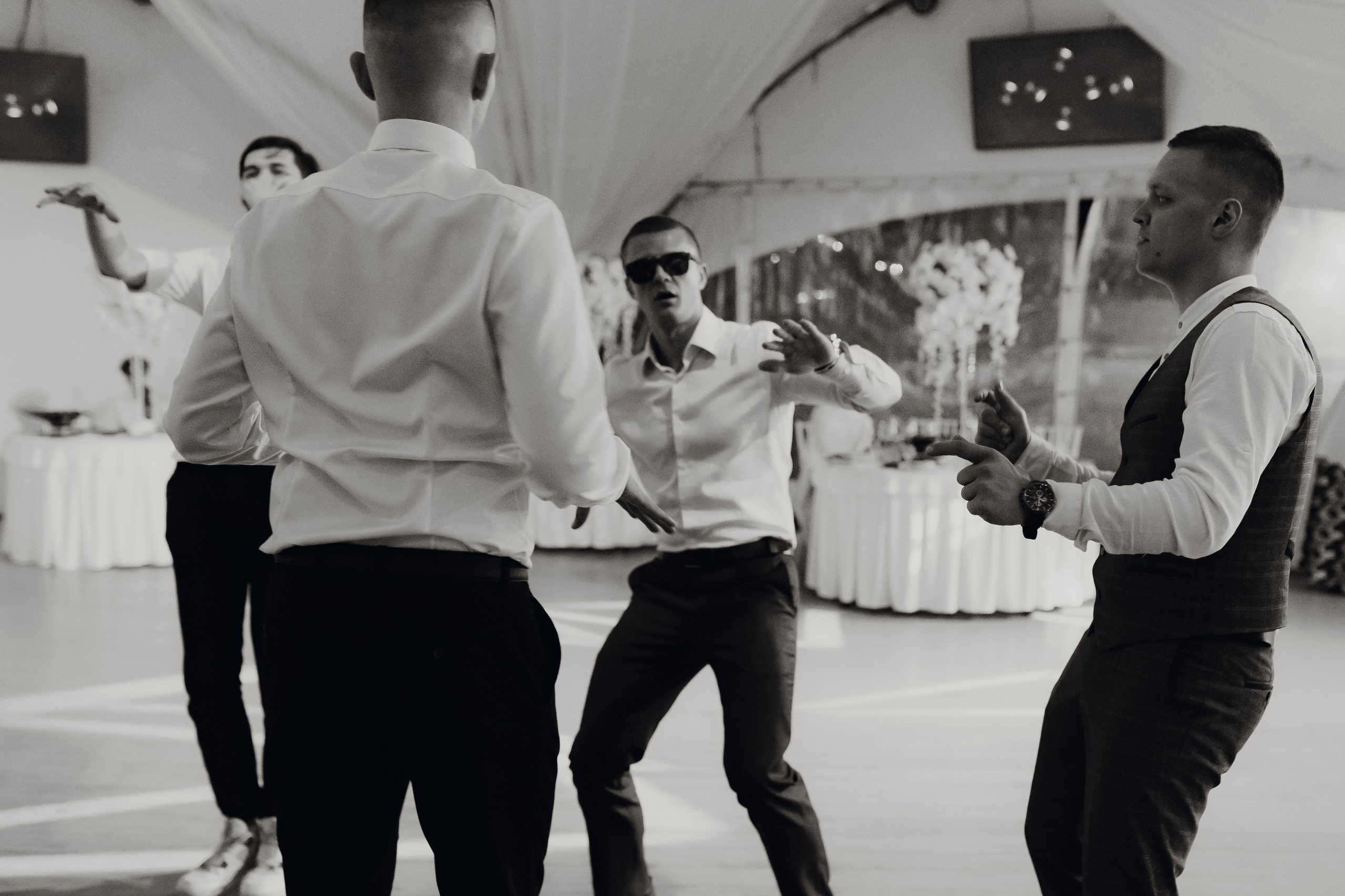 Фотосъемка полного свадебного дня с выездной регистрацией в Ижевске. Свадебный и портретный фотограф в Ижевске и Санкт-Петербурге Саша Брокколи